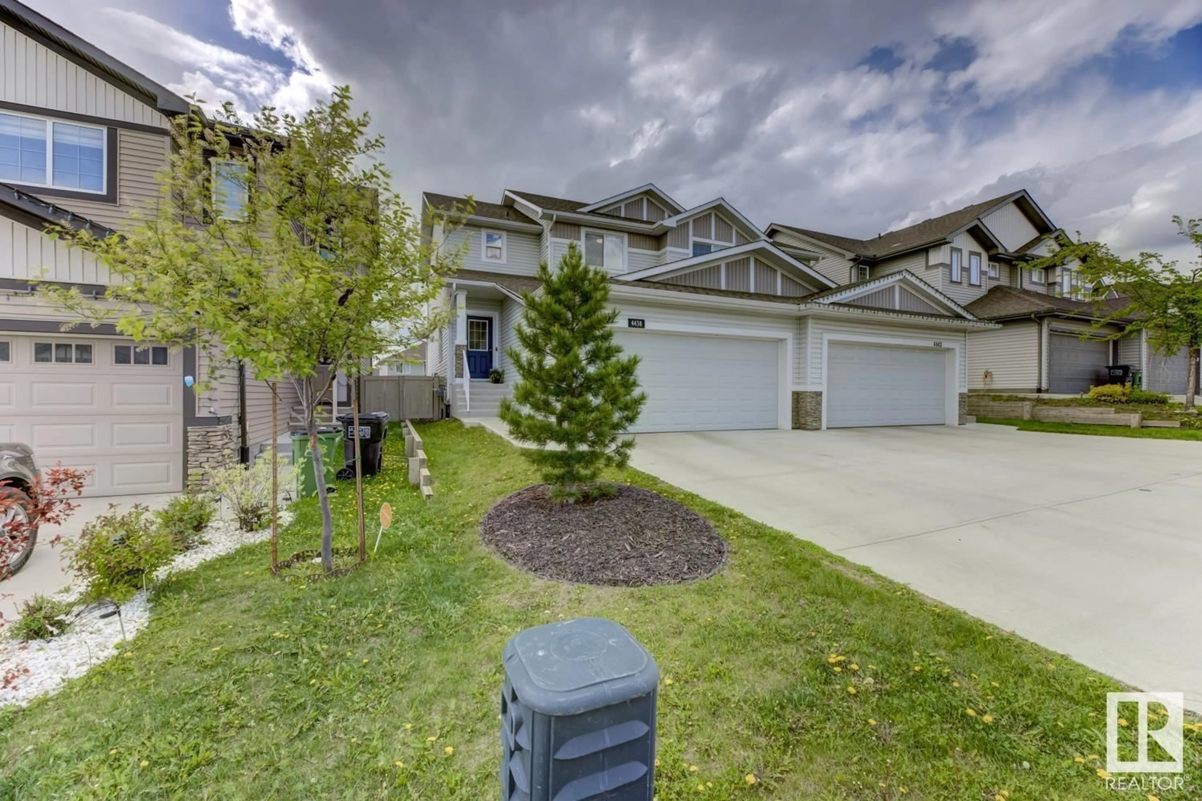 A pic from outside/outdoor area/front of a property/back of a property/a pic from drone, street for NW - 4438 5A ST, Edmonton Alberta T6T0Z8
