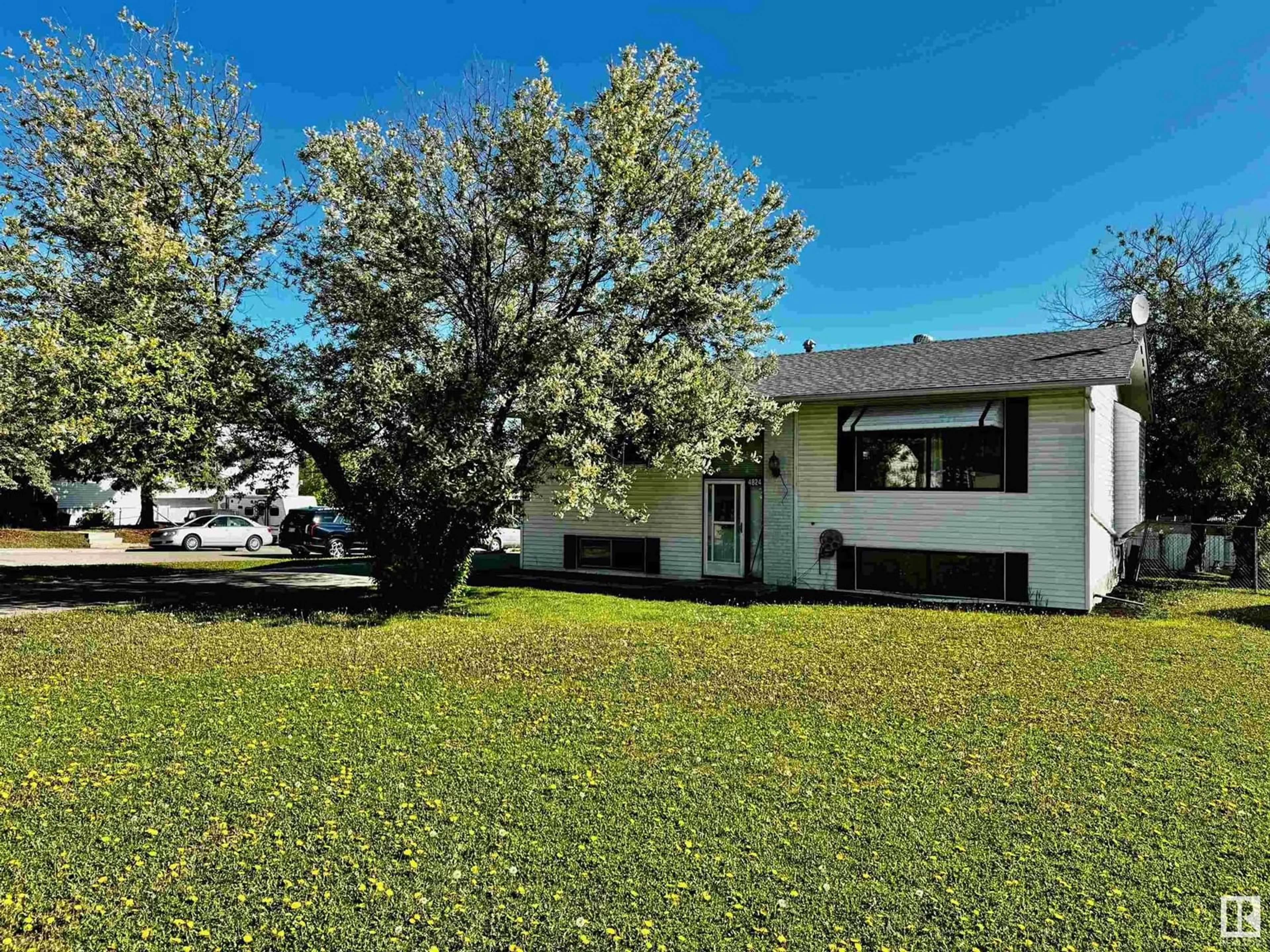 A pic from outside/outdoor area/front of a property/back of a property/a pic from drone, street for 4824 55 AVE, Drayton Valley Alberta T7A1A5