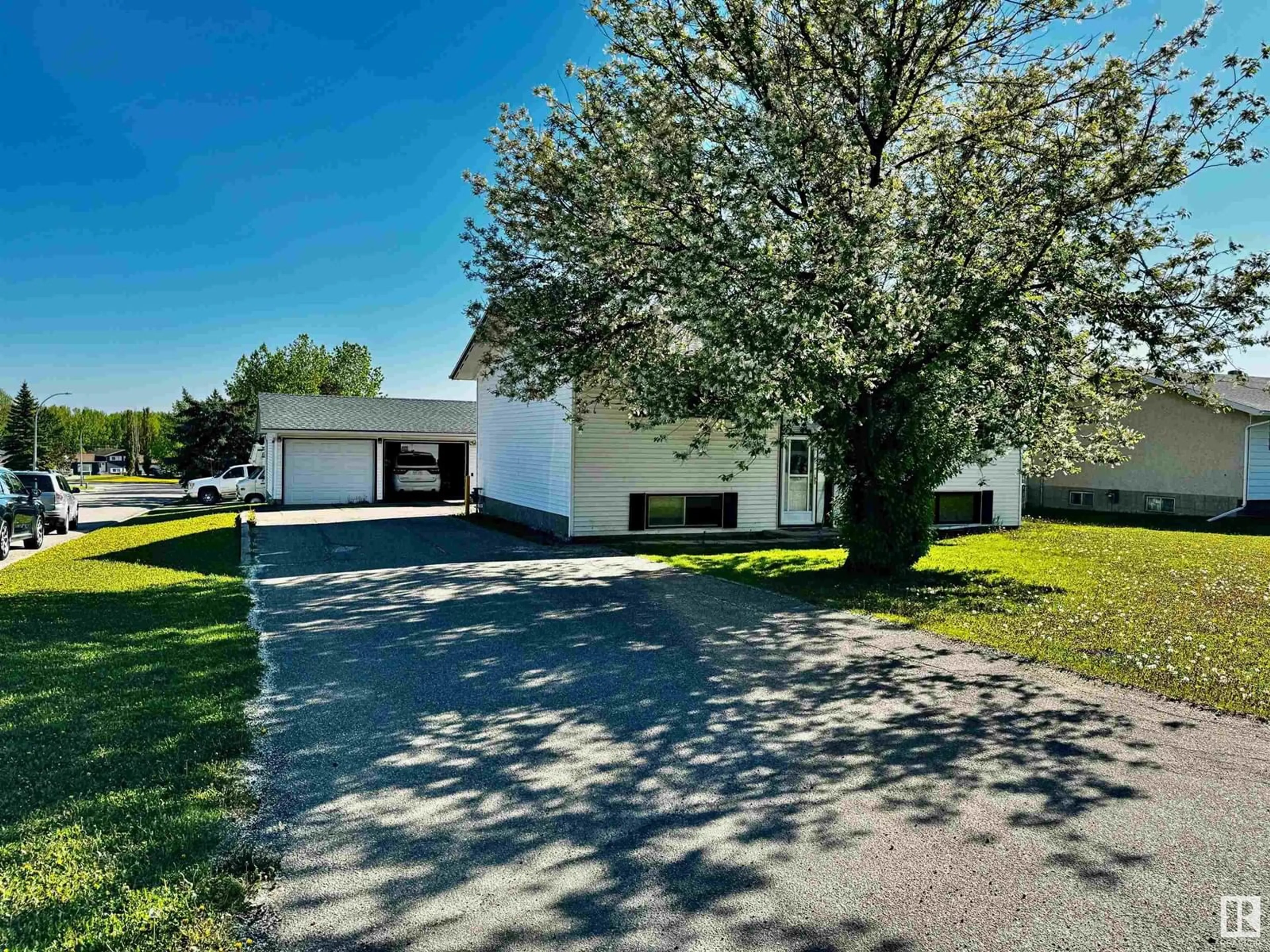 A pic from outside/outdoor area/front of a property/back of a property/a pic from drone, street for 4824 55 AVE, Drayton Valley Alberta T7A1A5