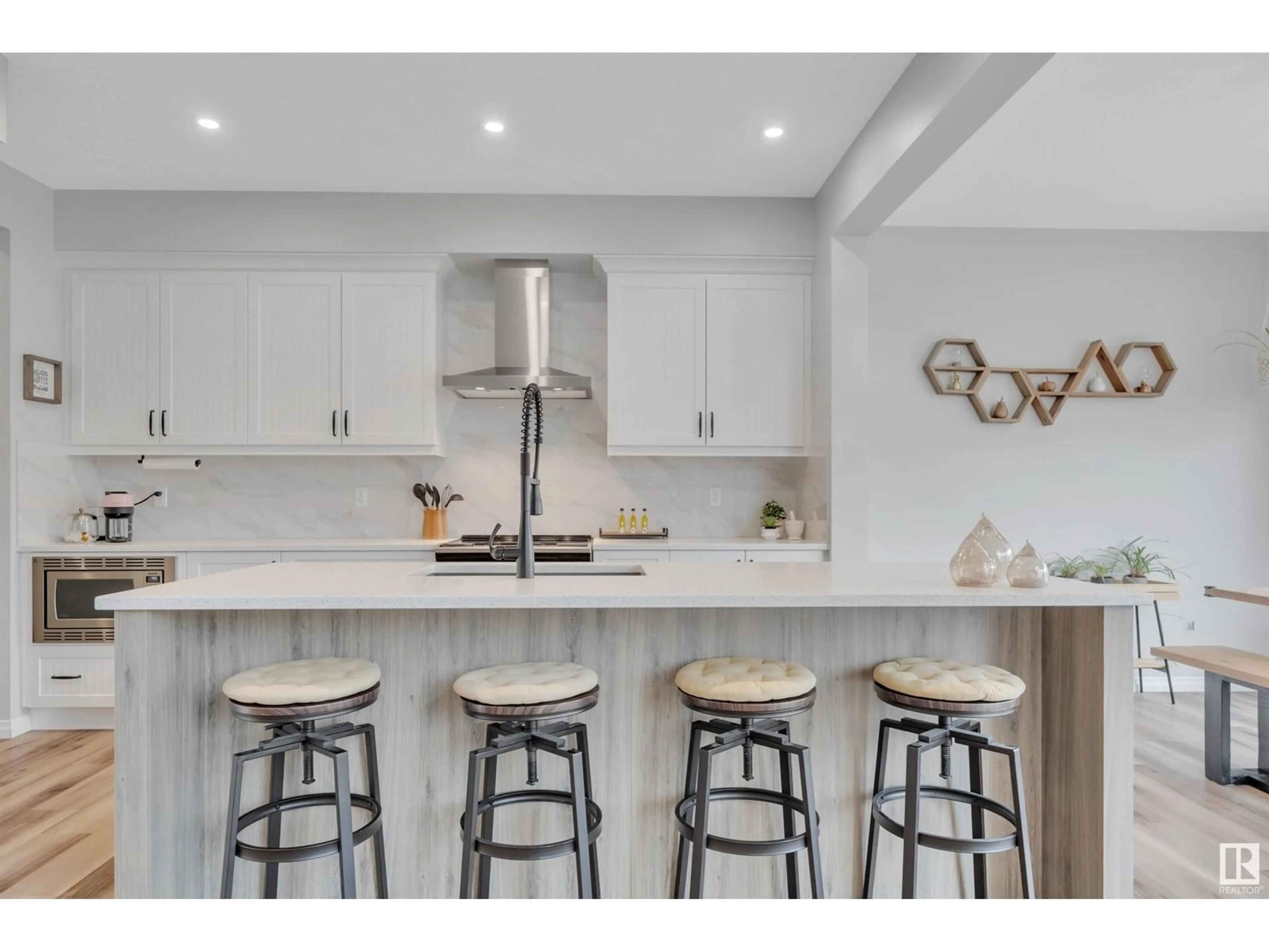 Contemporary kitchen, unknown for 379 STOUT LN, Leduc Alberta T9E1K4