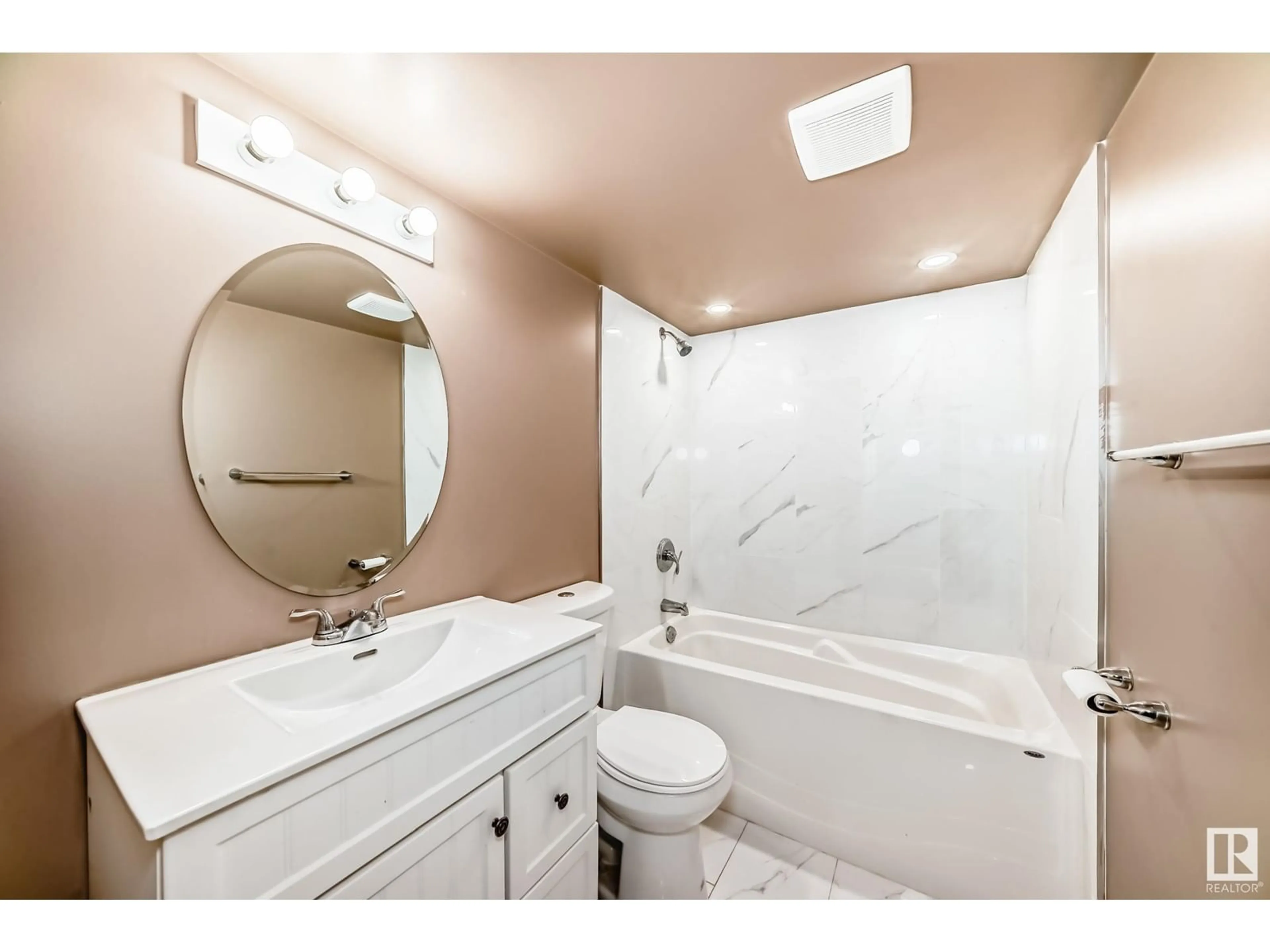 Standard bathroom, ceramic/tile floor for 709 MCALLISTER LOOP SW, Edmonton Alberta T6W1X9