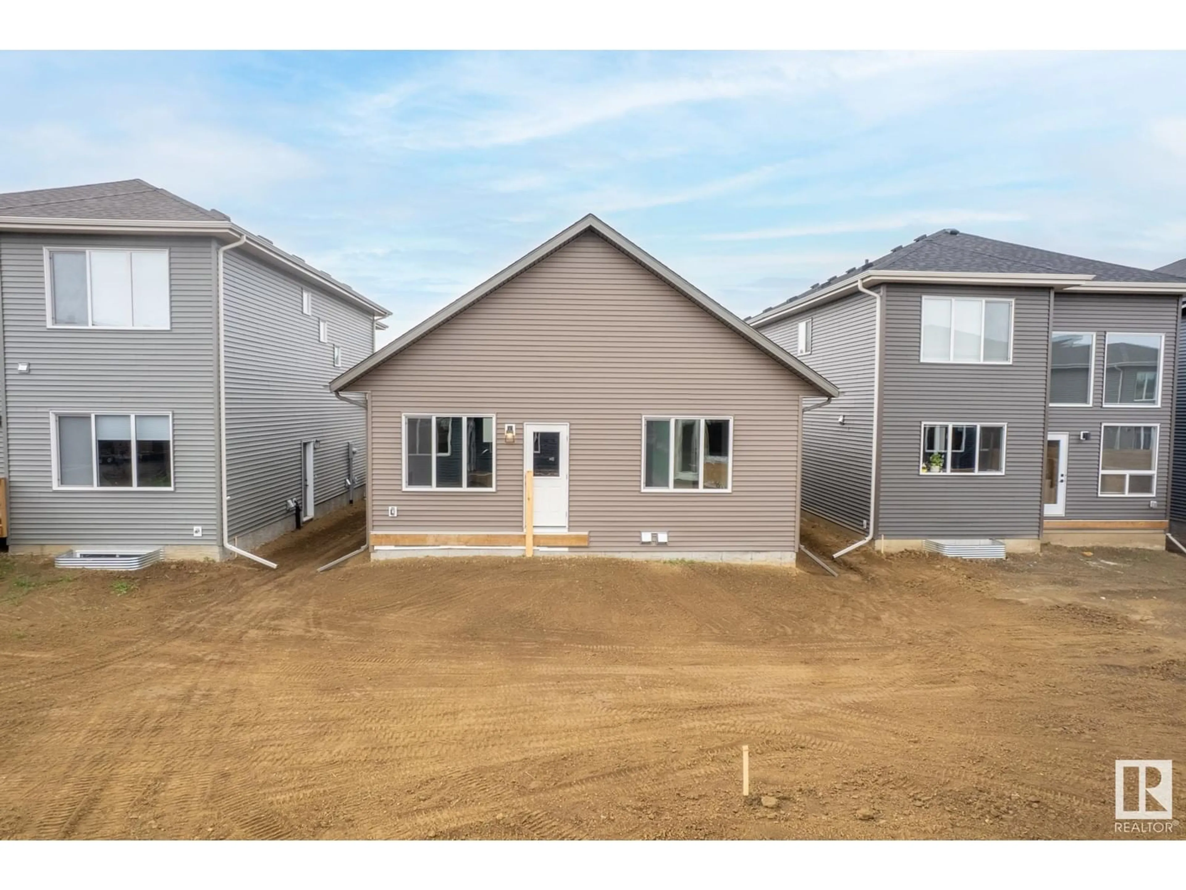 Home with vinyl exterior material, building for 9 RESPLENDENT WY, St. Albert Alberta T8N8B2