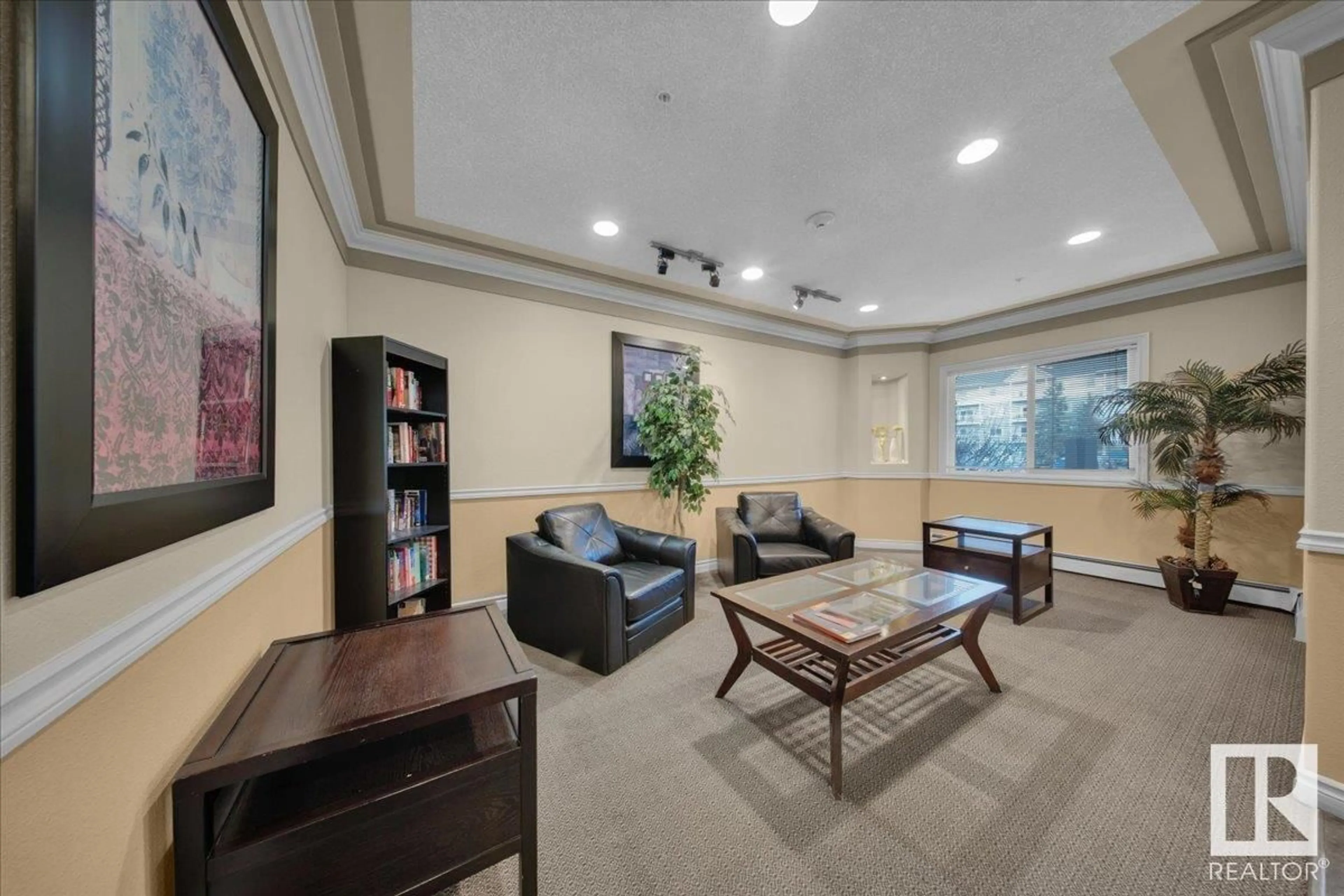 Lobby for 231 WOODS MERE, Fort Saskatchewan Alberta T8L4N9
