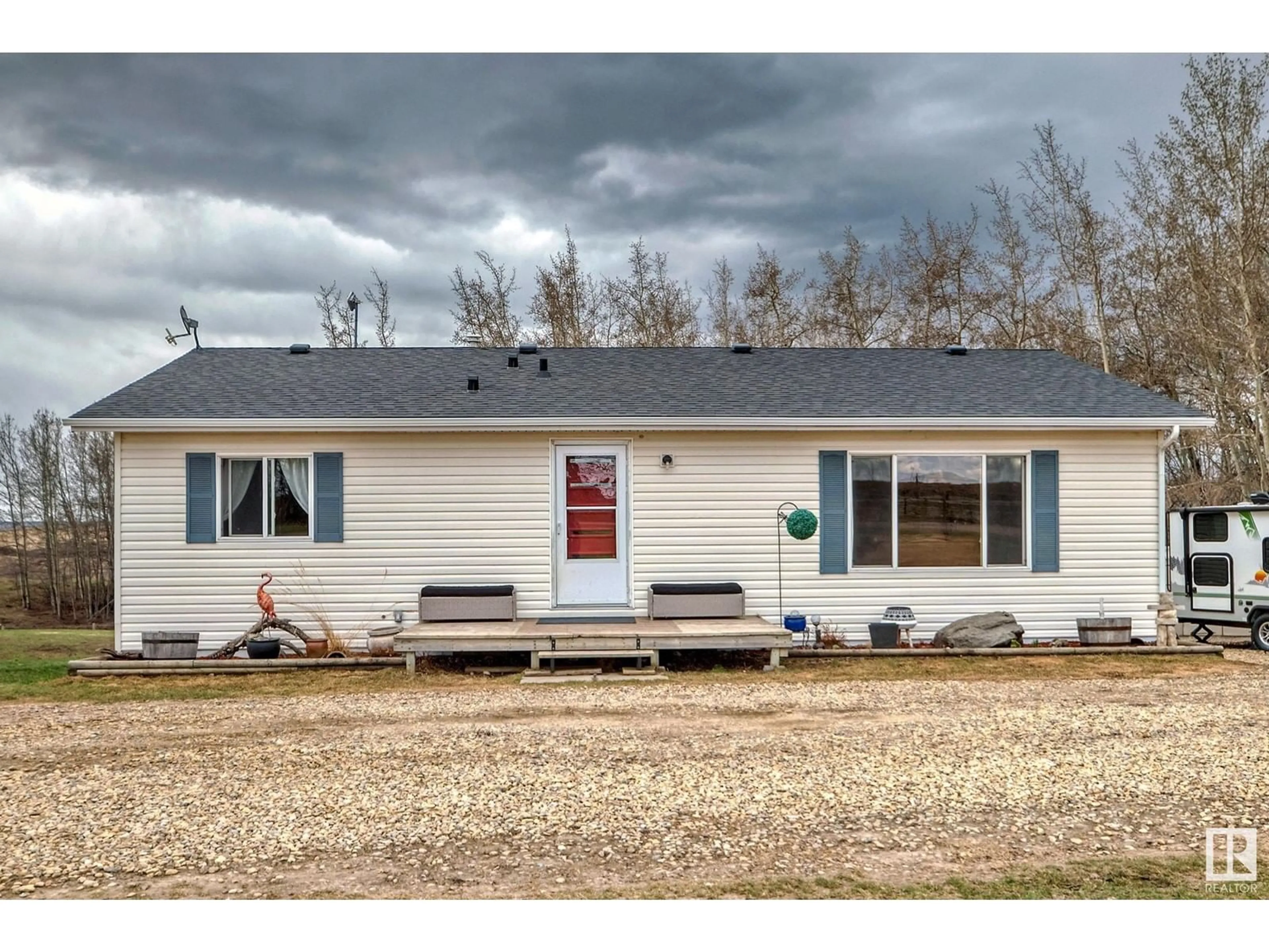 Home with vinyl exterior material, unknown for 25113 TWP RD 272, Rural Rockyview County Alberta T4B2A3