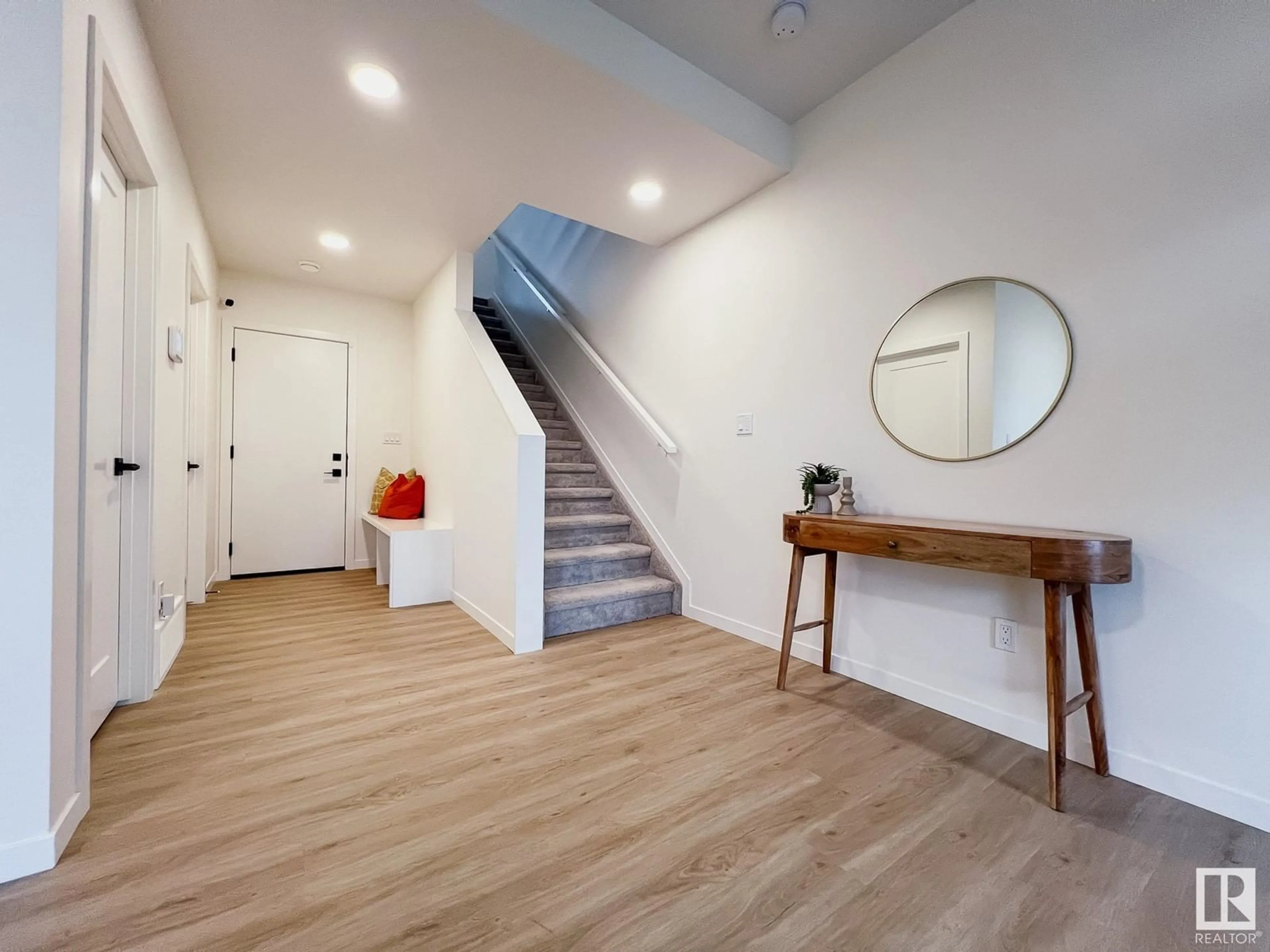 Indoor entryway for SW - 419 33 ST, Edmonton Alberta T6X3C9