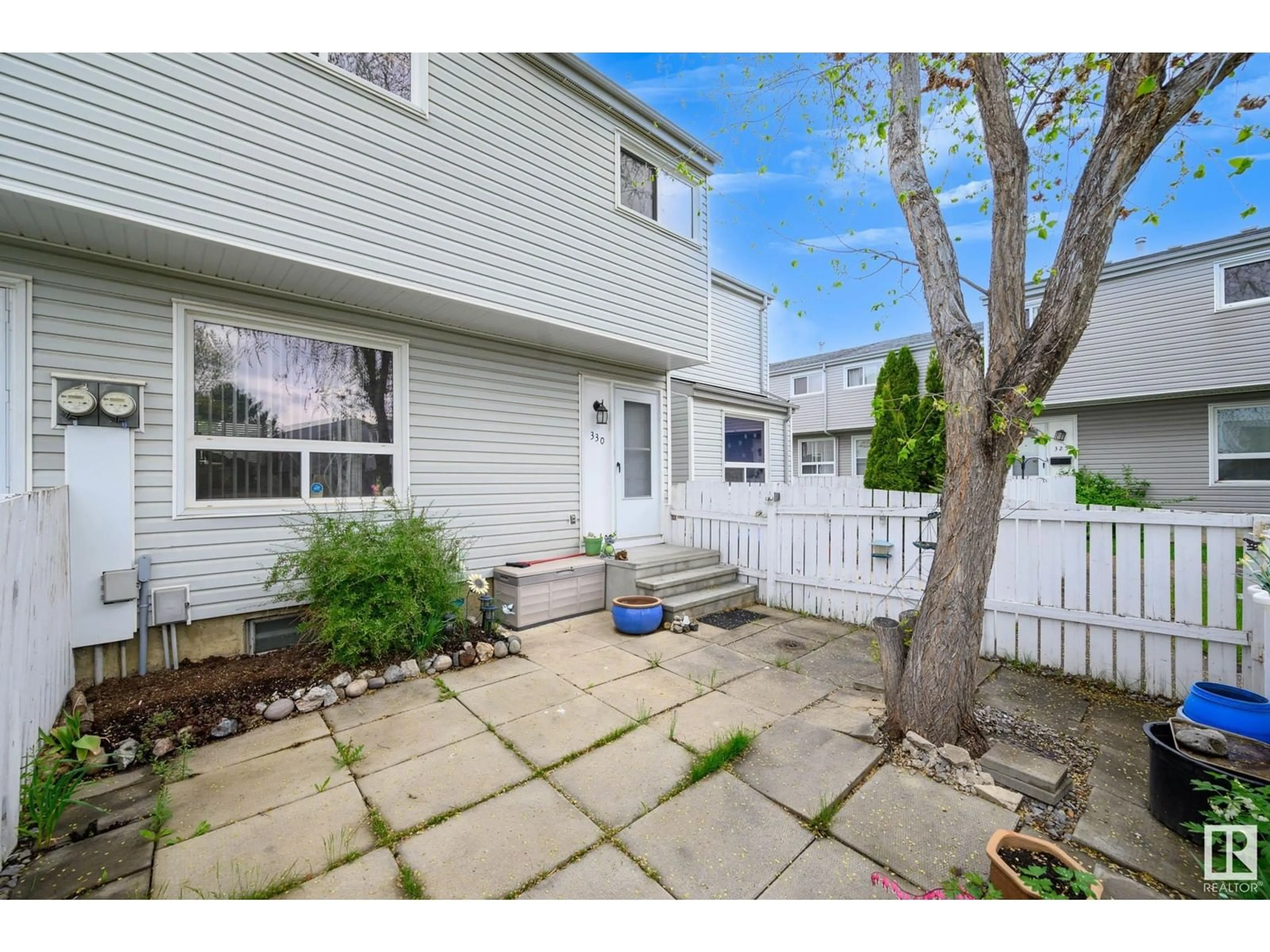 Patio, street for 330 NORTHGATE TC, Edmonton Alberta T5E3E3