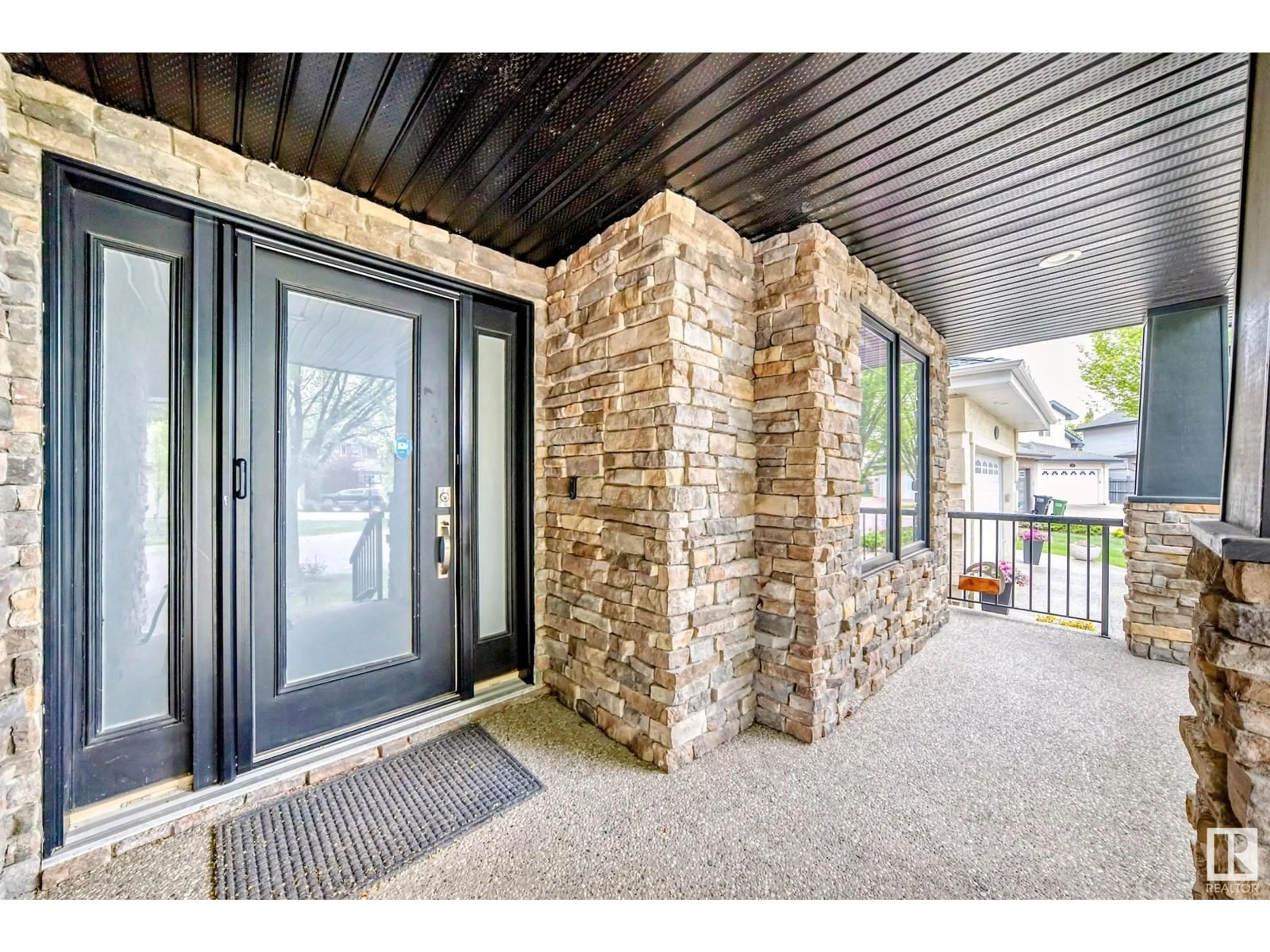 Indoor entryway for 1239 TREDGER CO, Edmonton Alberta T6R0B1