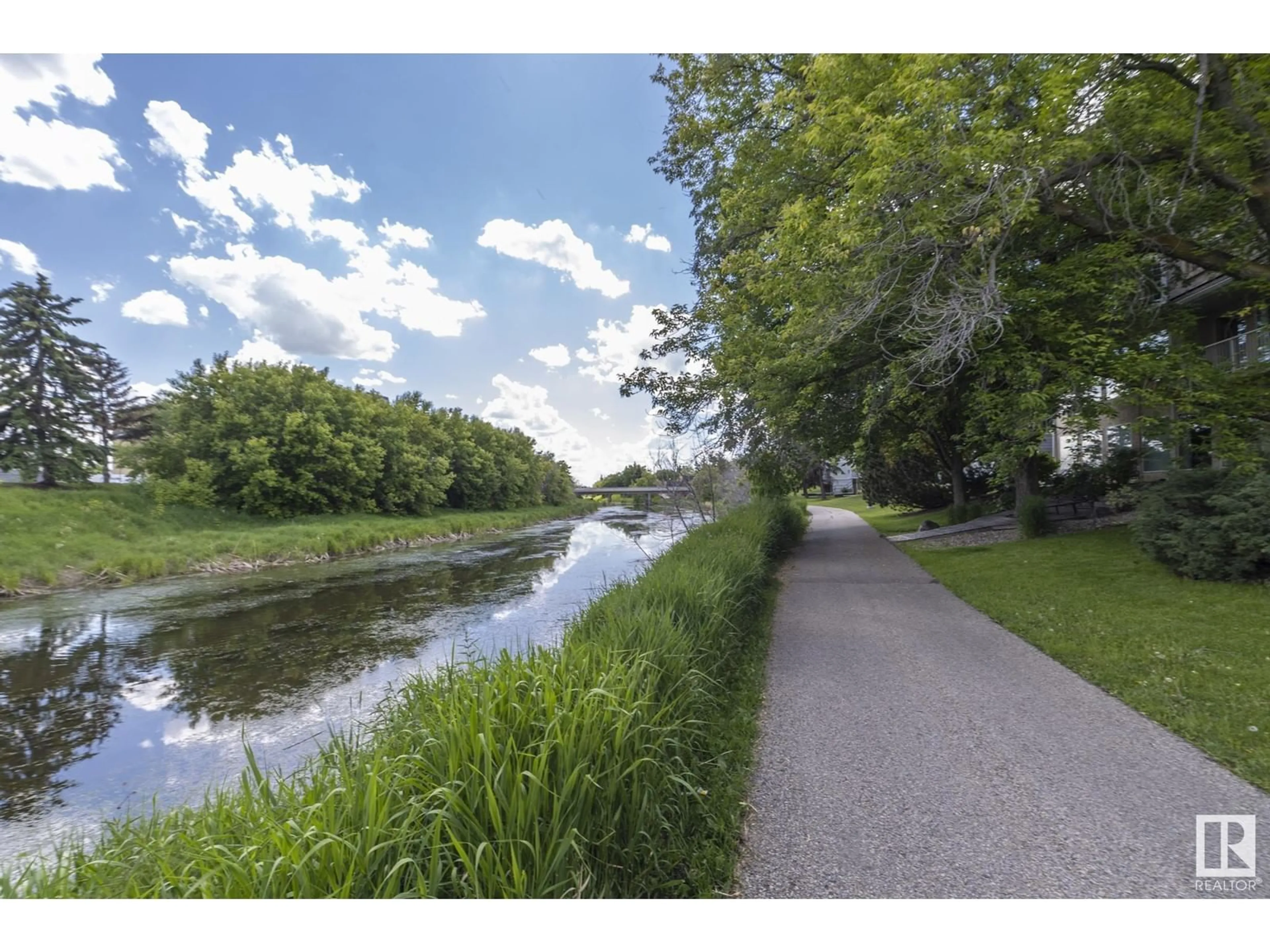 Blurry image for #304 - 14 MISSION AV, St. Albert Alberta T8N1H4