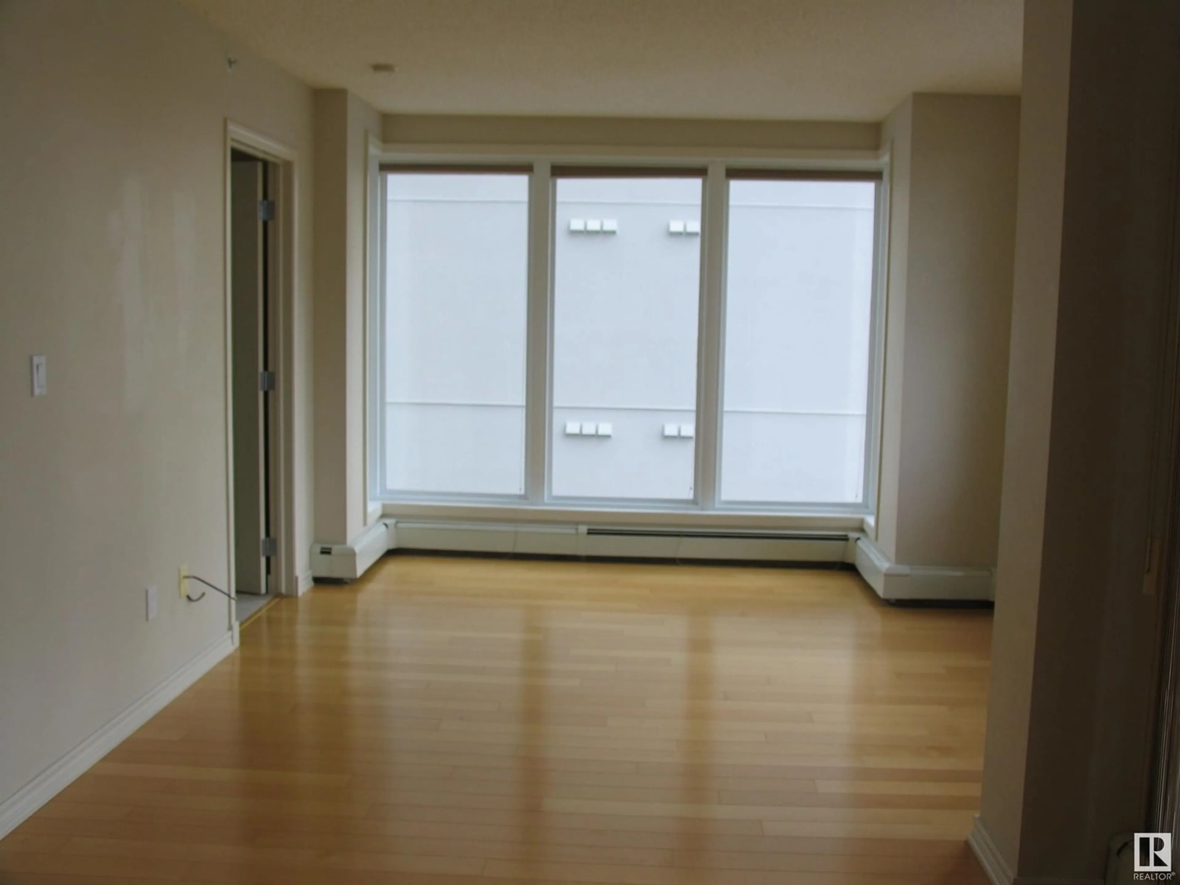 A pic of a room for 10180 - 1502 104 ST NW, Edmonton Alberta T5J1A7