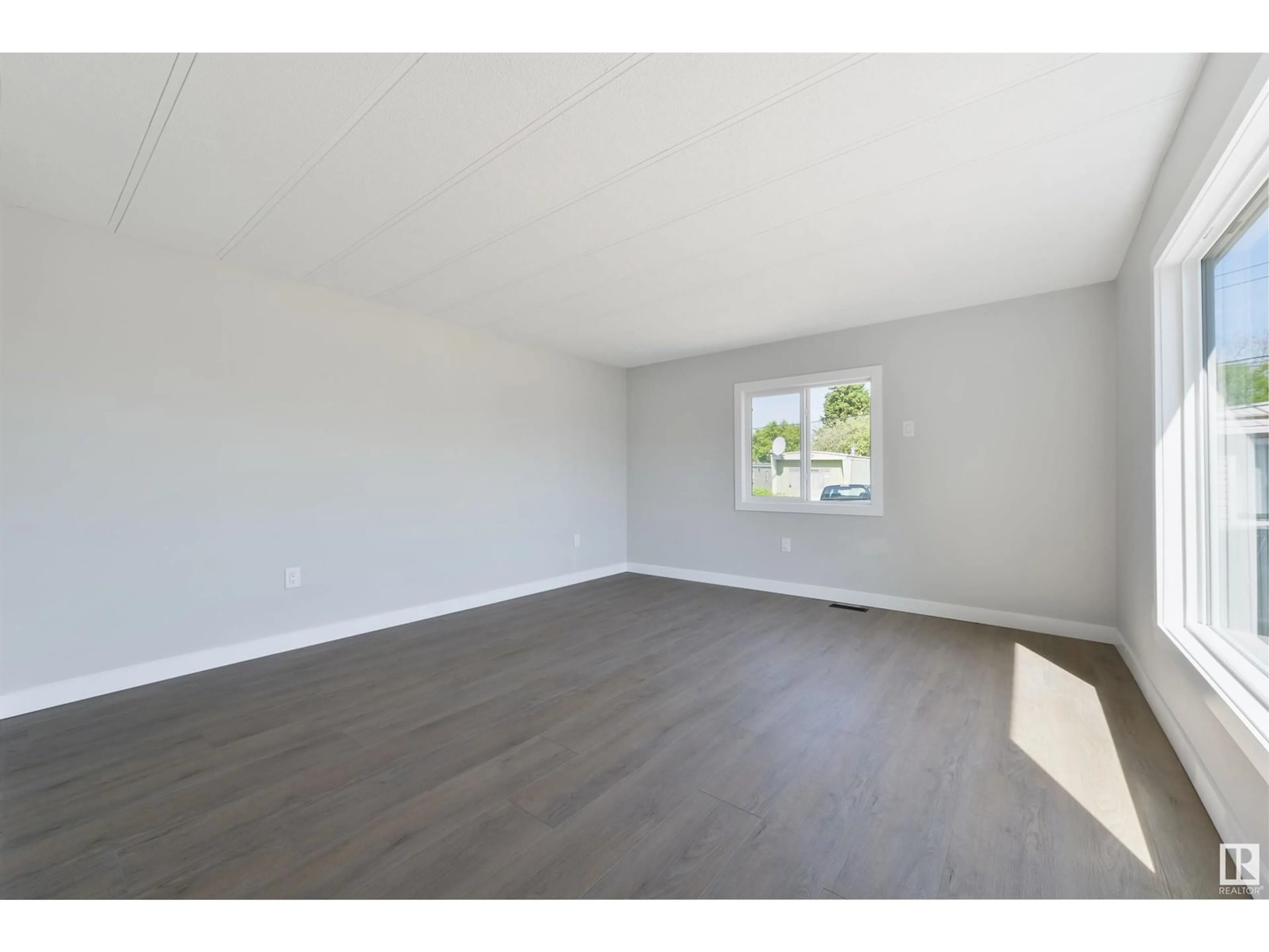 A pic of a room for #100 - 305 CALAHOO RD, Spruce Grove Alberta T7X3K6