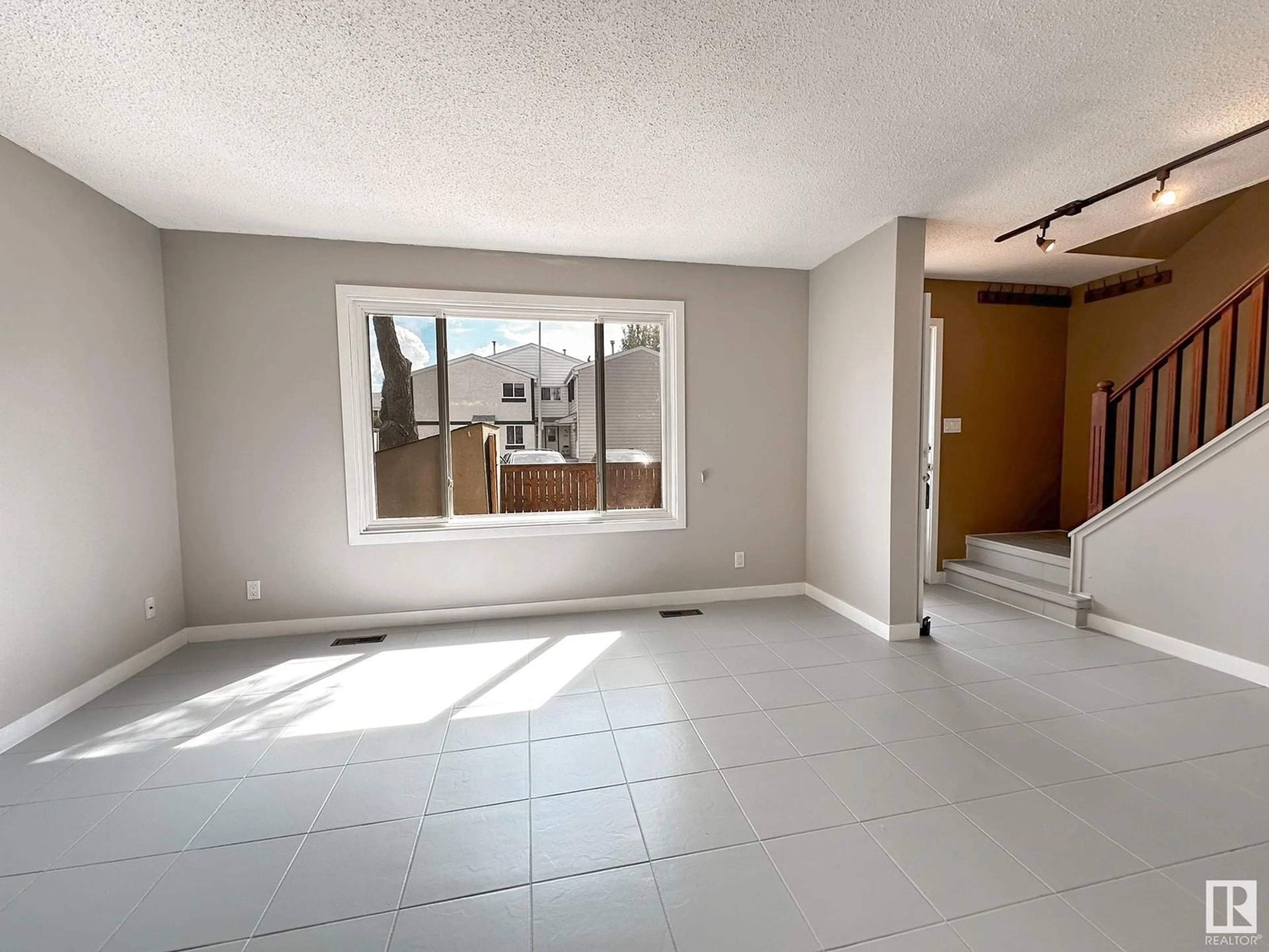 A pic of a room for 131 PRIMROSE GARDENS GD, Edmonton Alberta T5T0R1