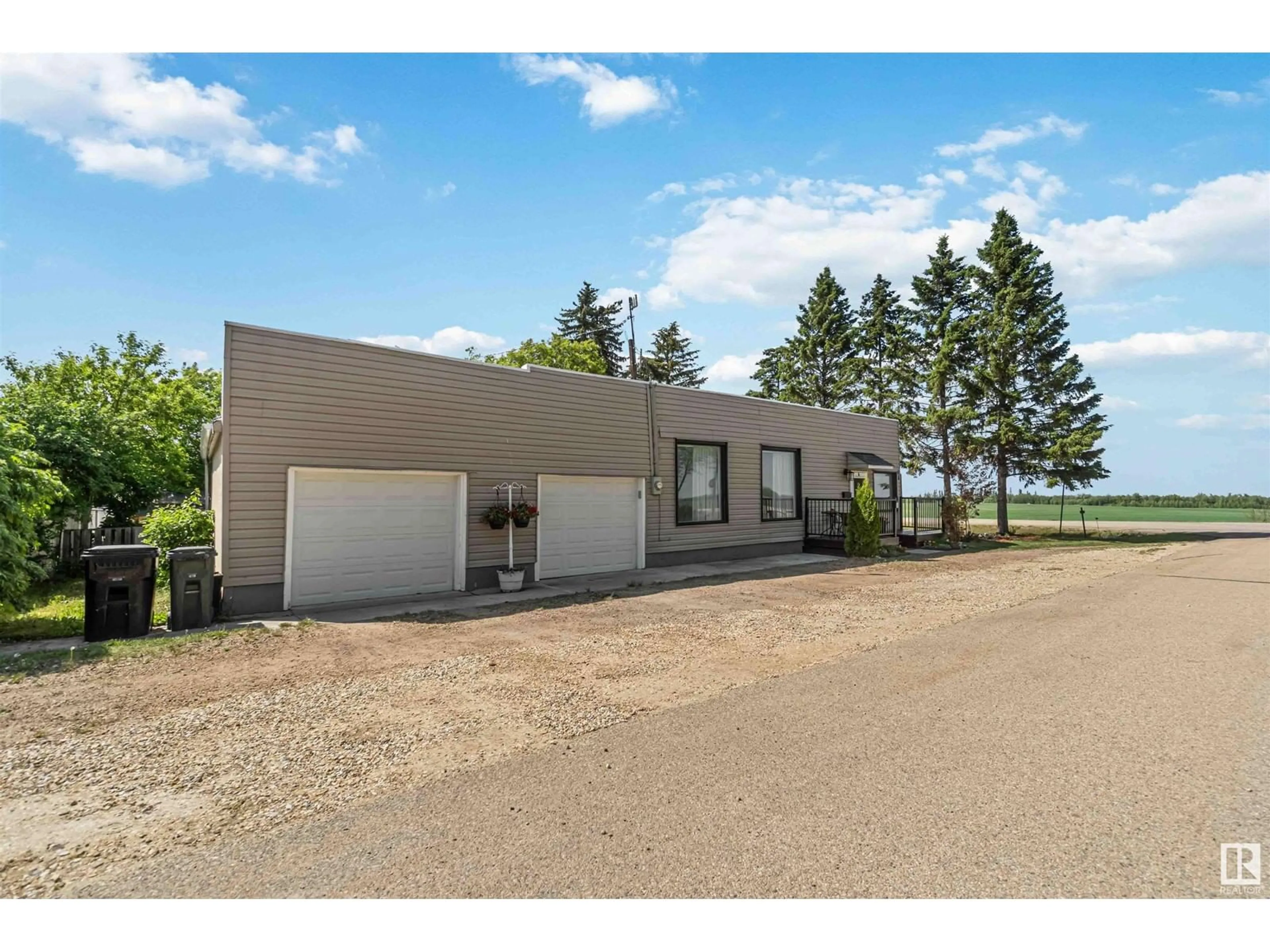 A pic from outside/outdoor area/front of a property/back of a property/a pic from drone, building for 60 54569 RGE ROAD 215, Josephburg Alberta T8L4B9