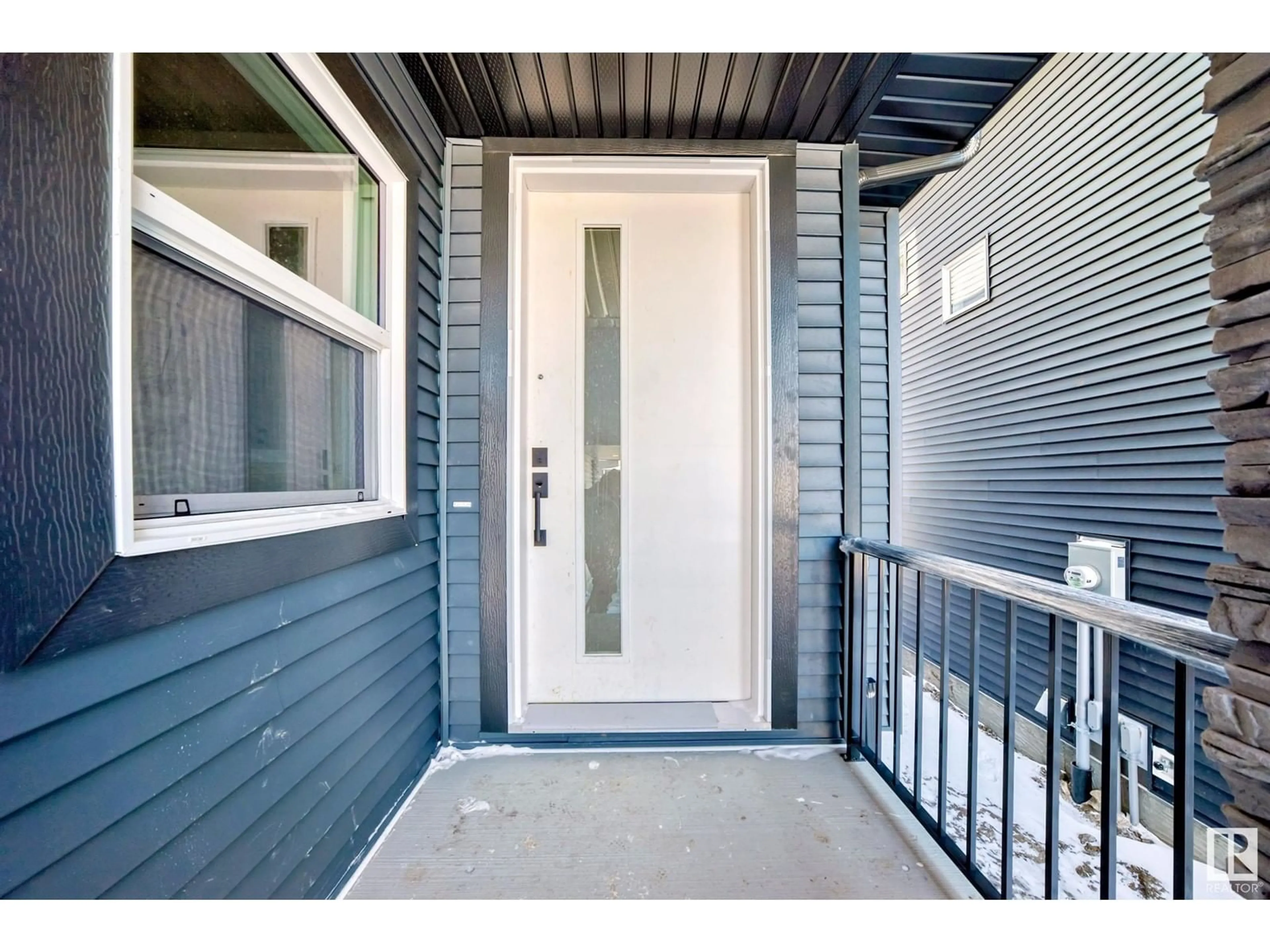 Indoor entryway for 33 CERBAT CR, Sherwood Park Alberta T8H2Z3