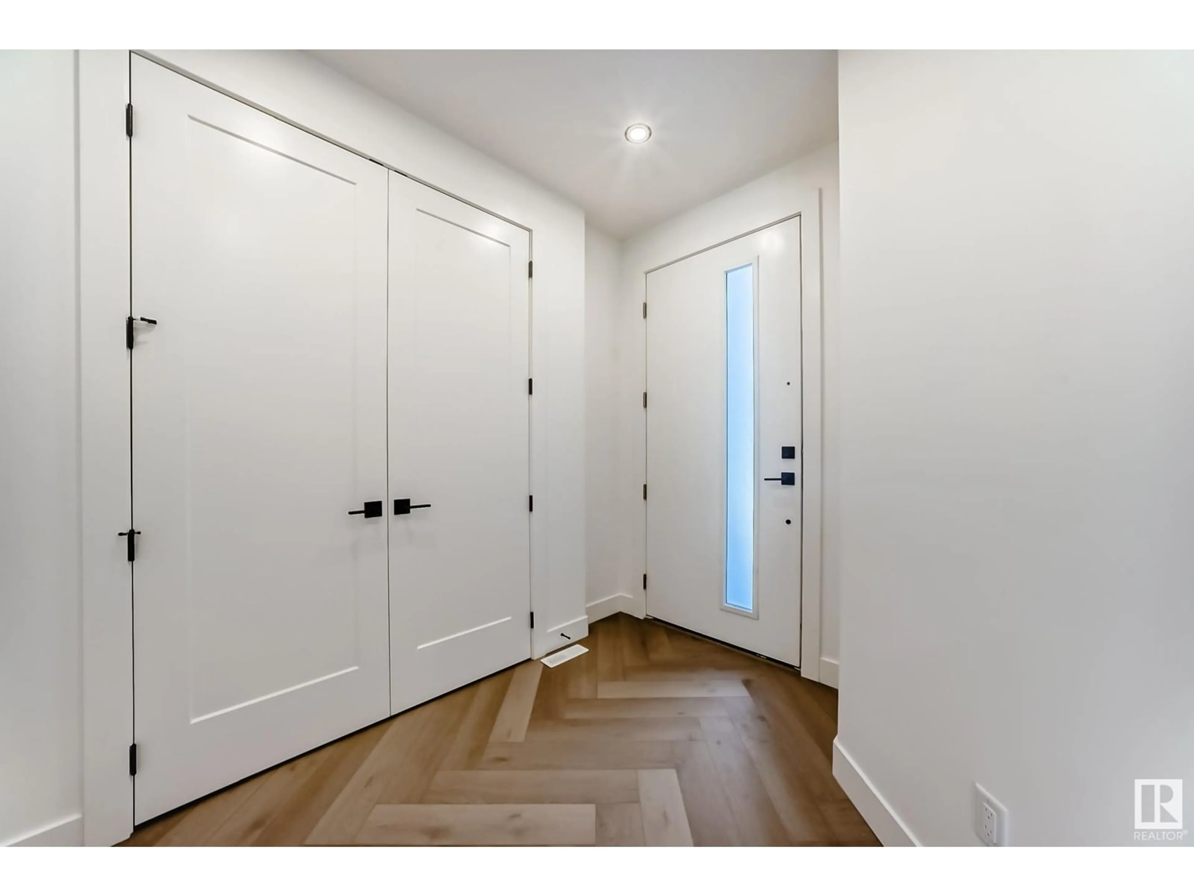 Indoor entryway for 33 CERBAT CR, Sherwood Park Alberta T8H2Z3