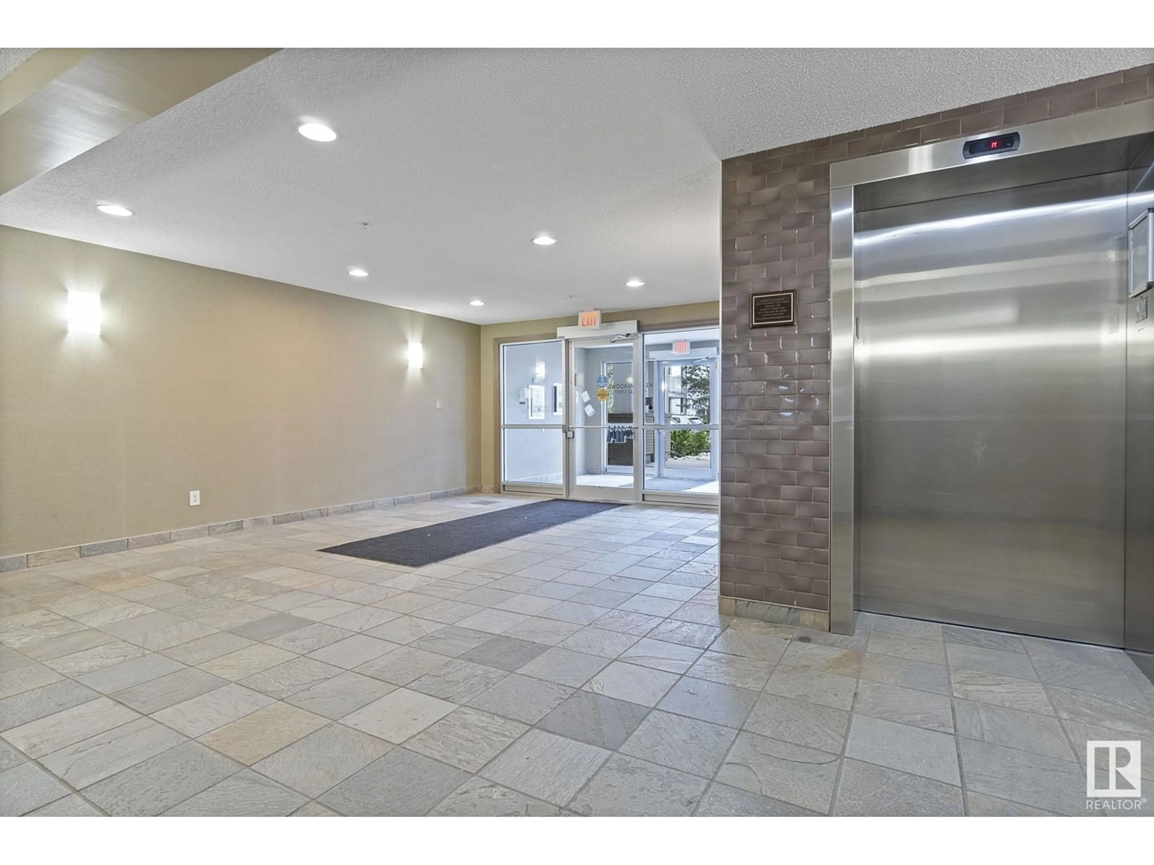 Indoor foyer for 207 - 4403 23 ST NW, Edmonton Alberta T6T0E4