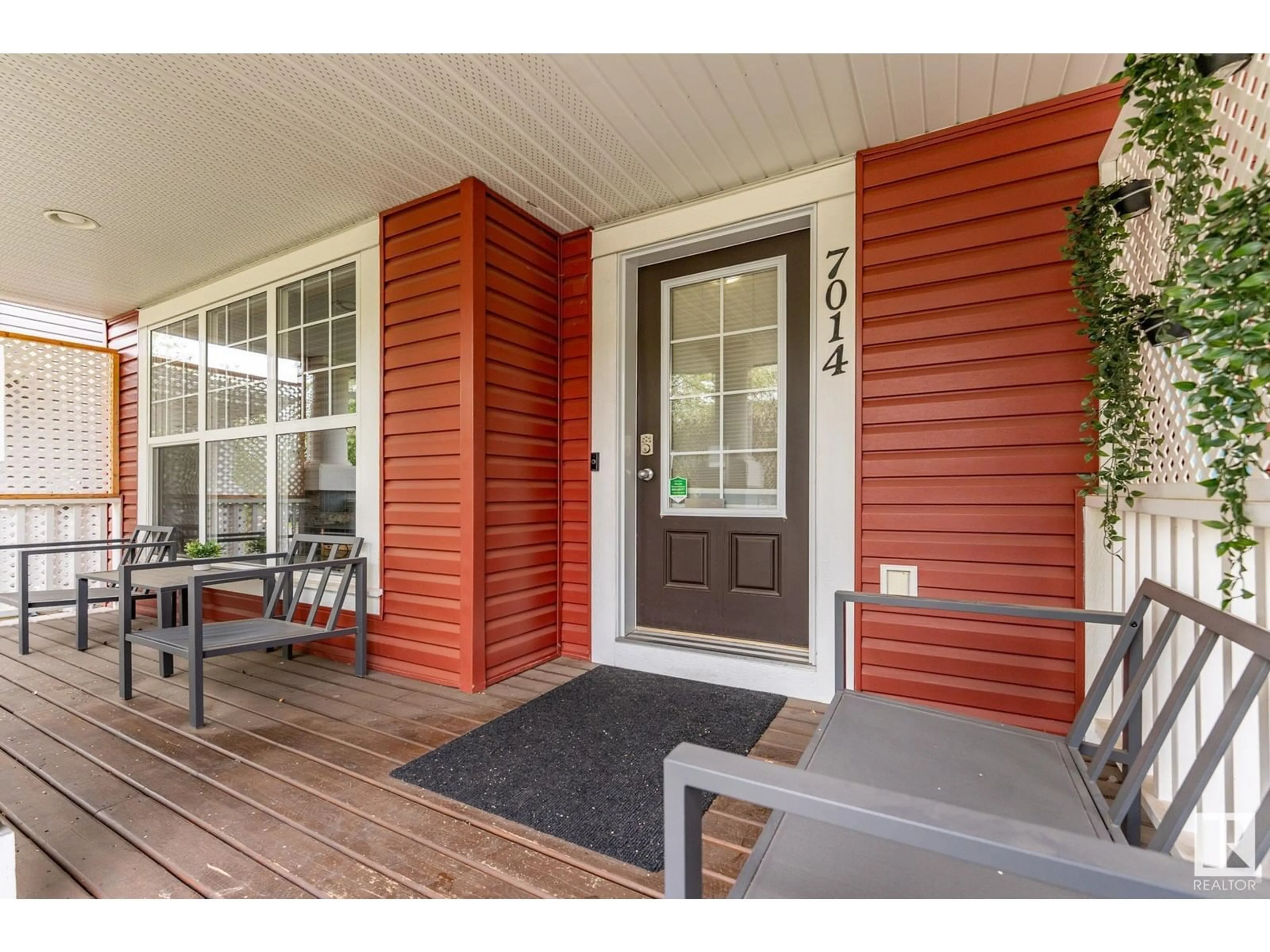 Indoor entryway for SW - 7014 21A AV, Edmonton Alberta T6X0T7