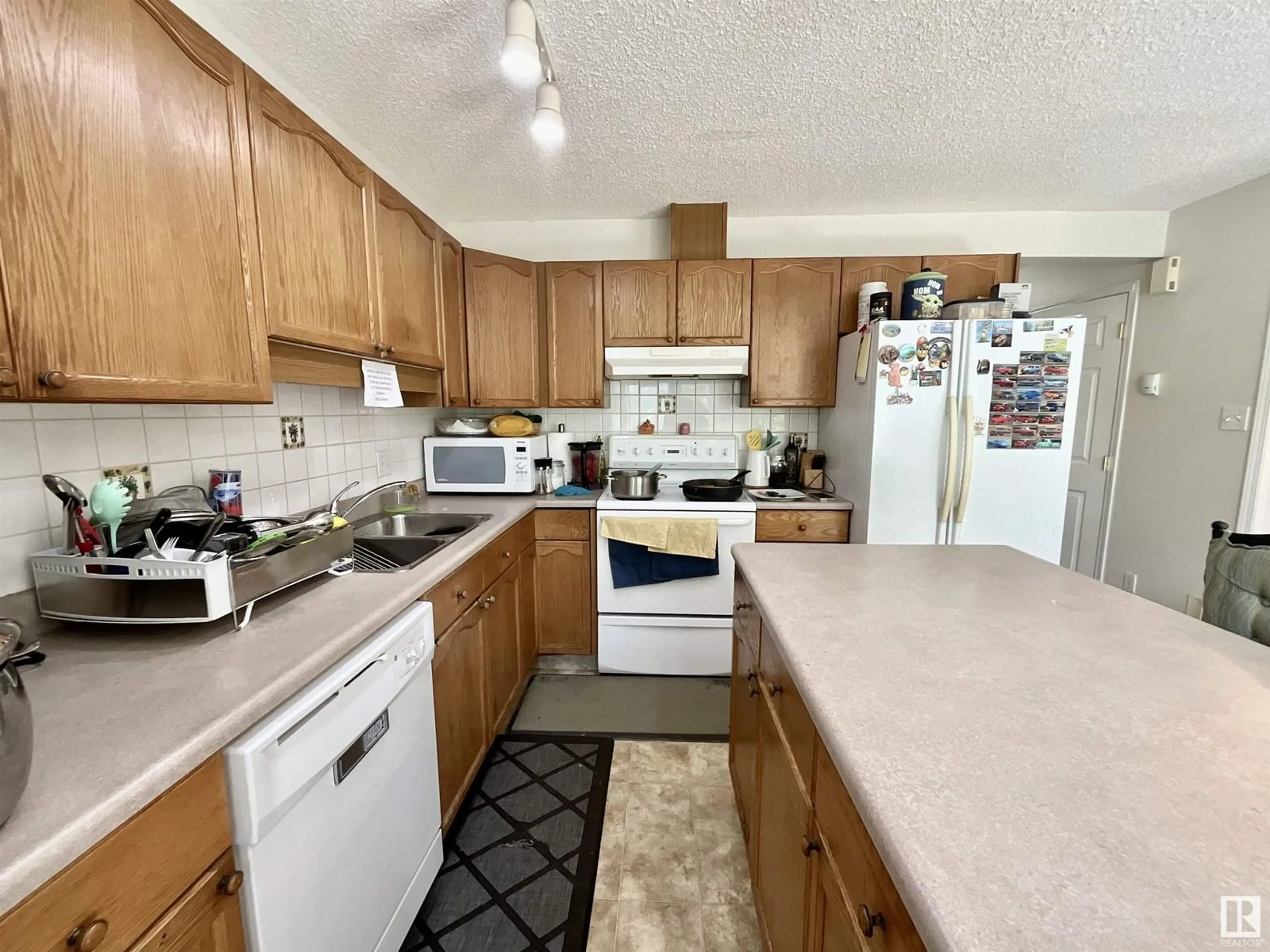 Standard kitchen, unknown for 14 - 14803 MILLER BV, Edmonton Alberta T5Y3A4