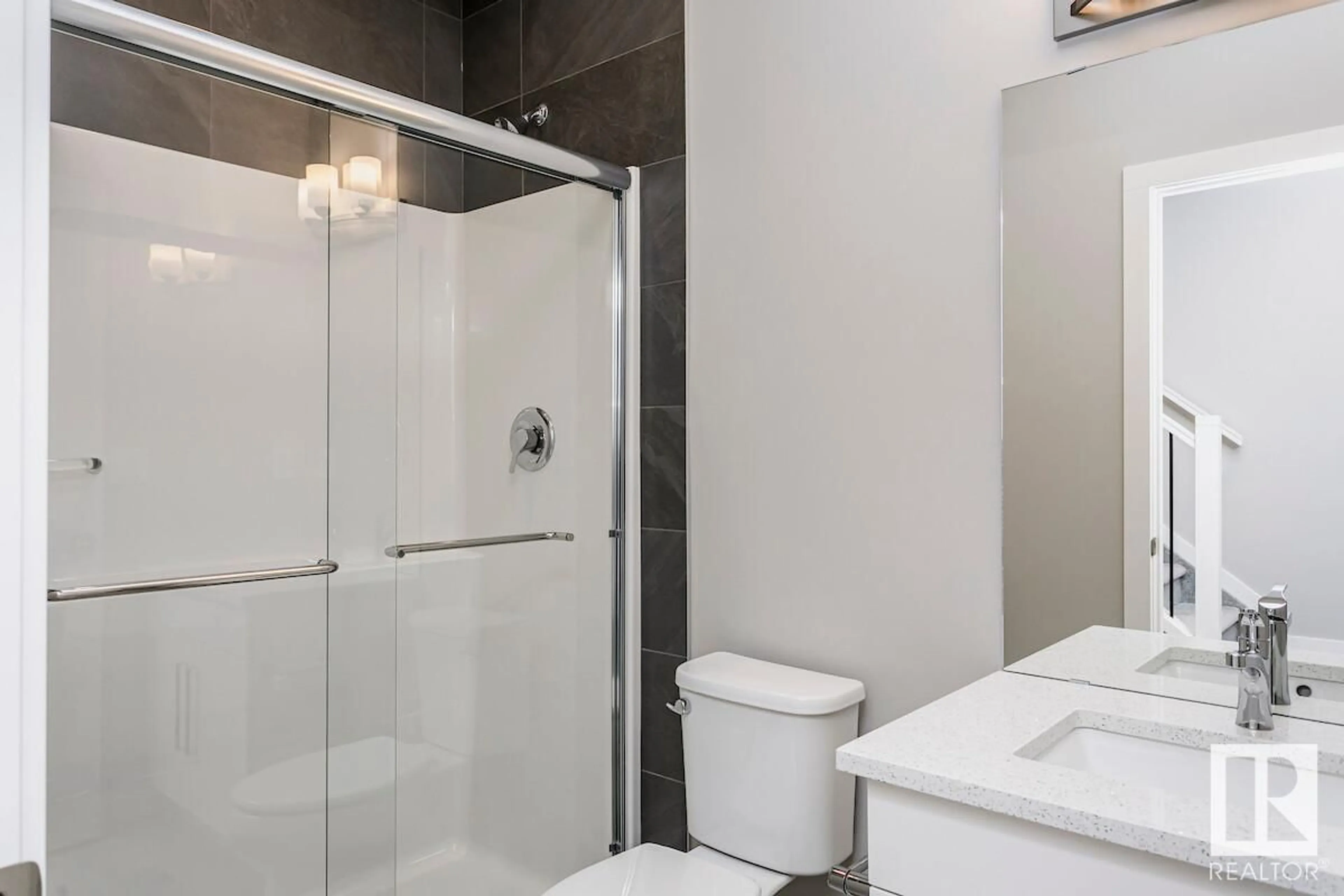 Standard bathroom, ceramic/tile floor for 774 MATTSON DR, Edmonton Alberta T6X1A3