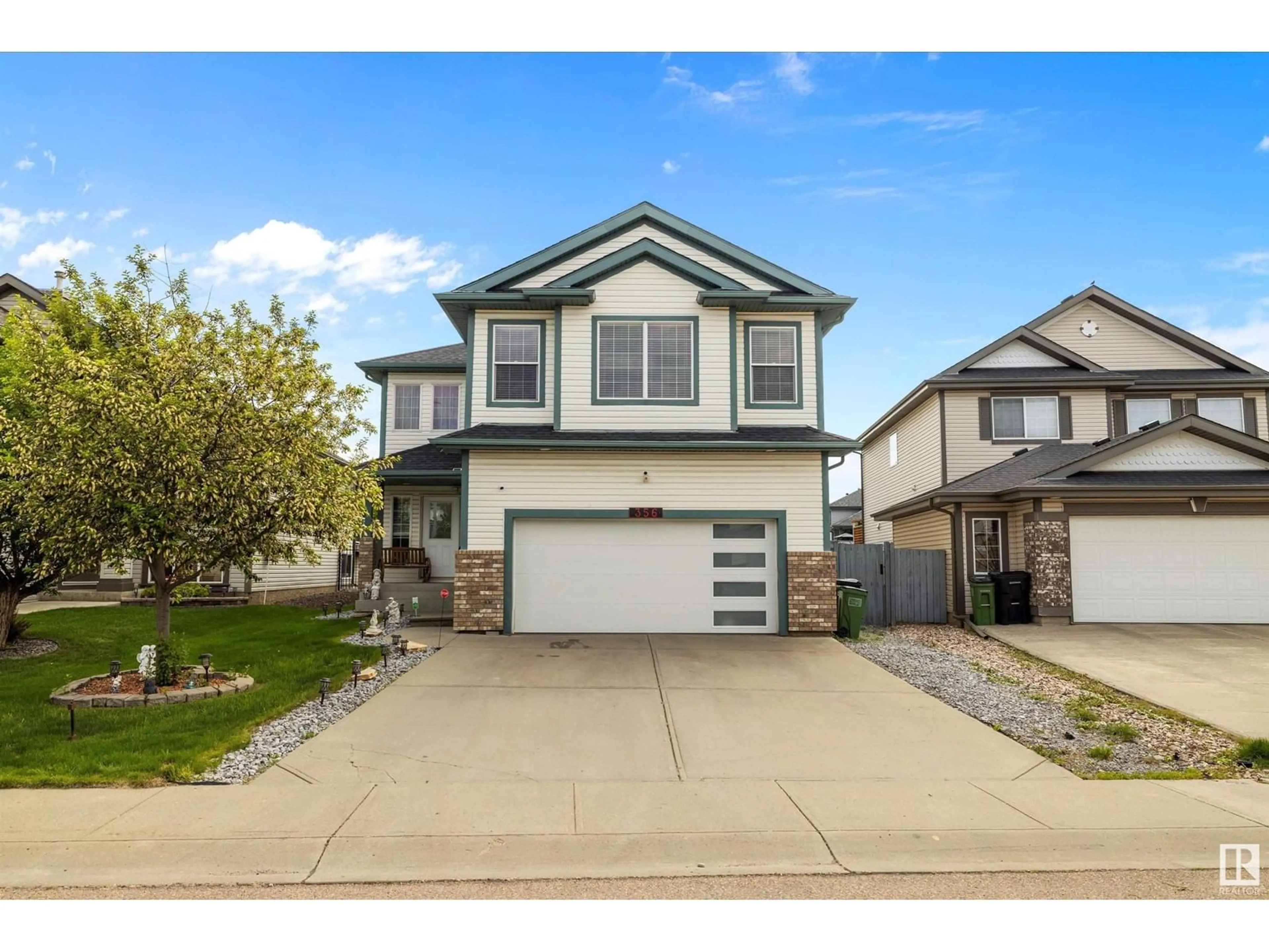 Home with vinyl exterior material, street for 356 CALDERON CR, Edmonton Alberta T6V1R8