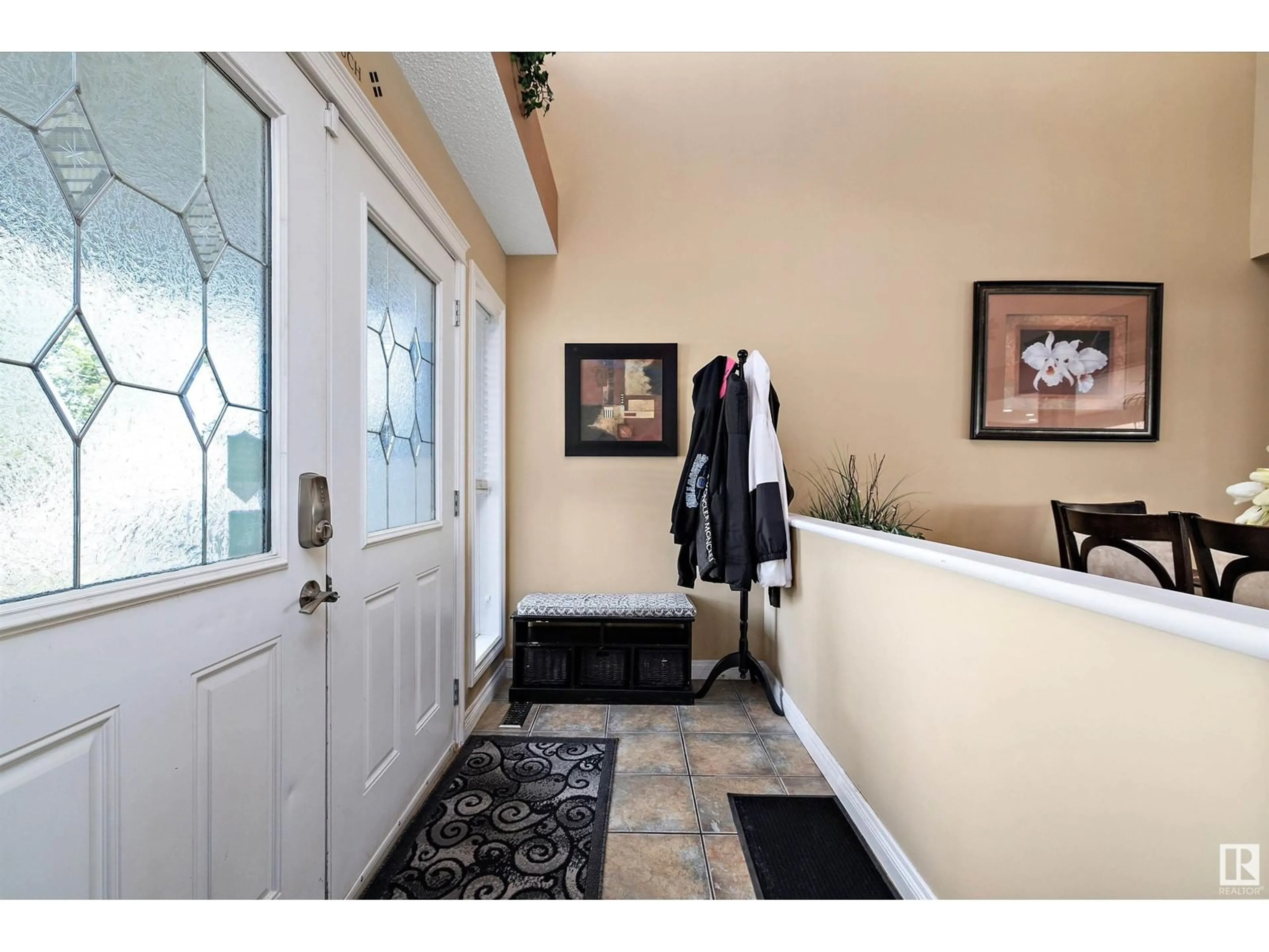 Indoor entryway for 356 CALDERON CR, Edmonton Alberta T6V1R8