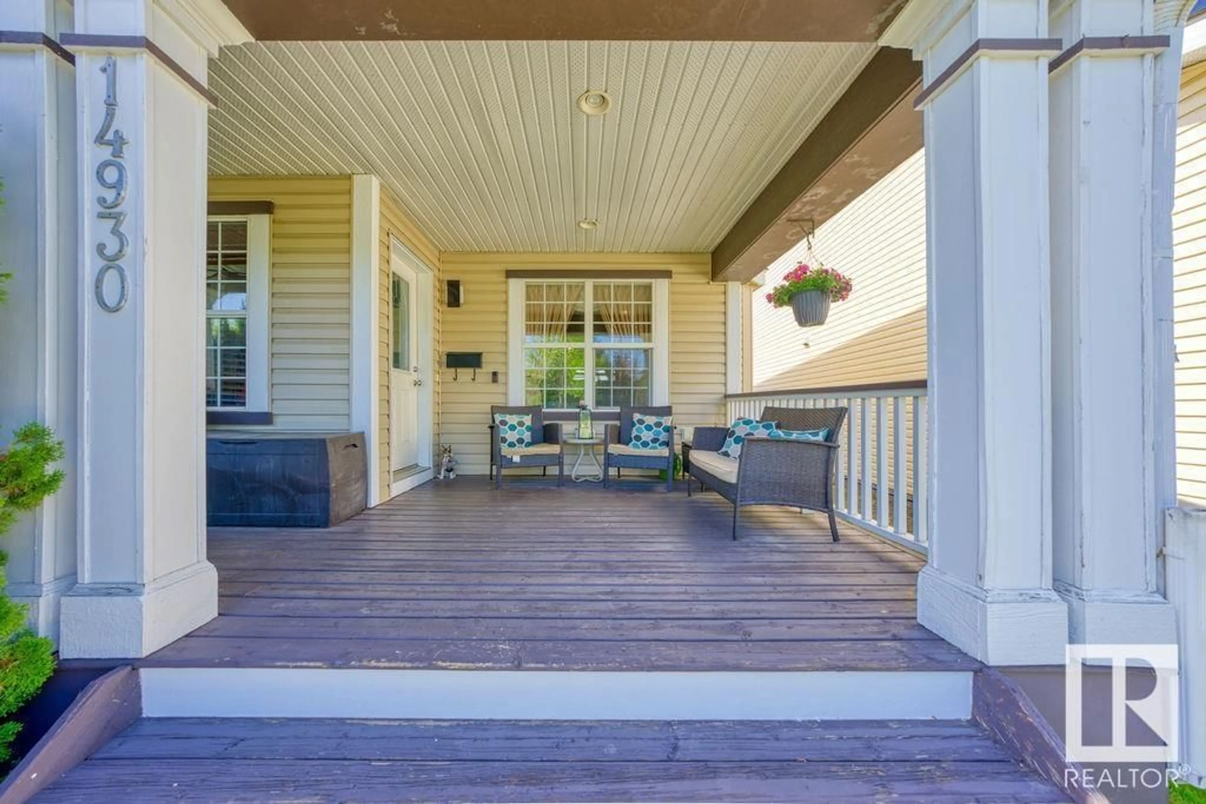 Patio, street for 14930 139 ST, Edmonton Alberta T6V1T7