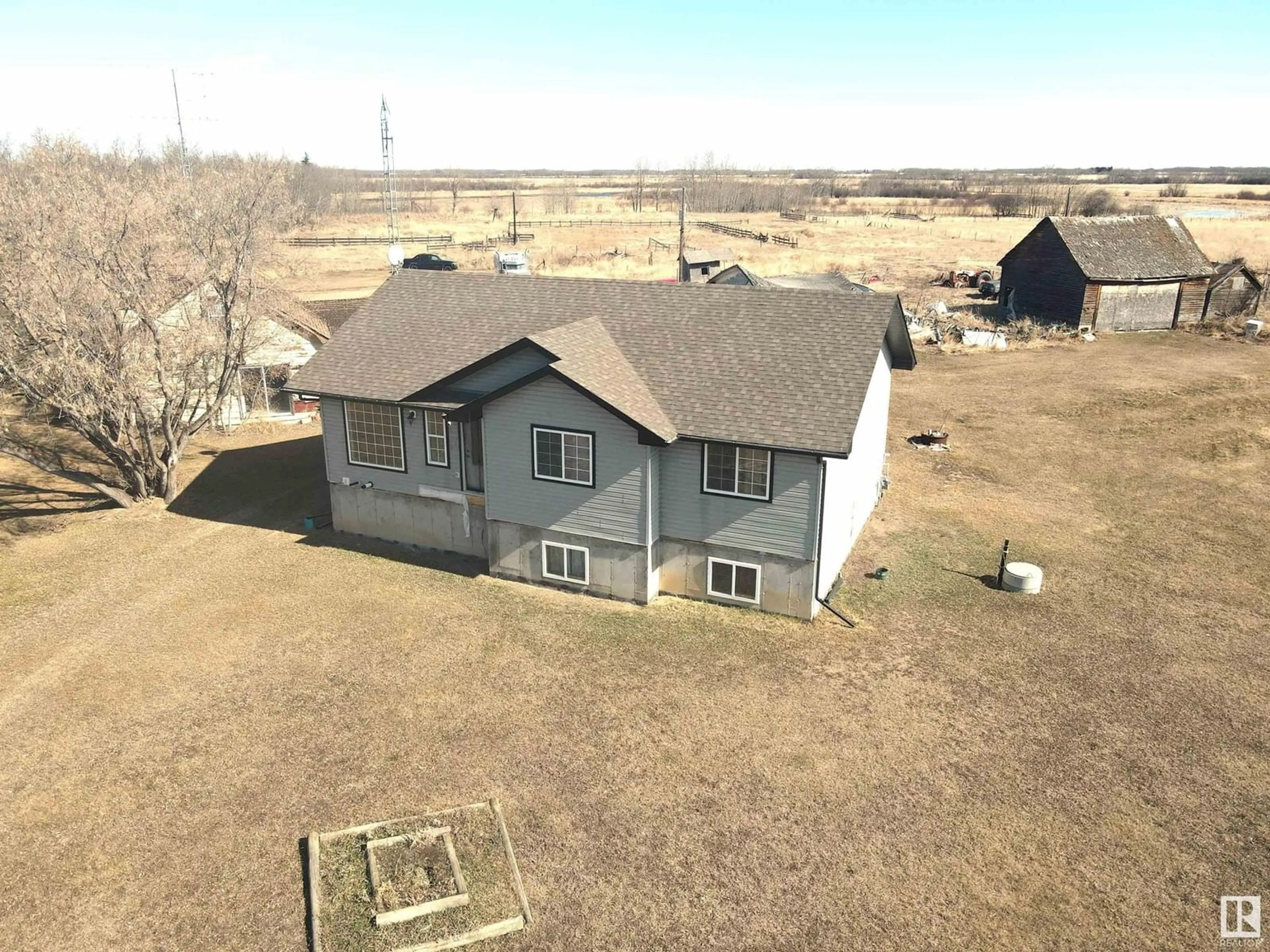 A pic from outside/outdoor area/front of a property/back of a property/a pic from drone, building for 61501 RGE RD 464, Rural Bonnyville M.D. Alberta T9N2G5