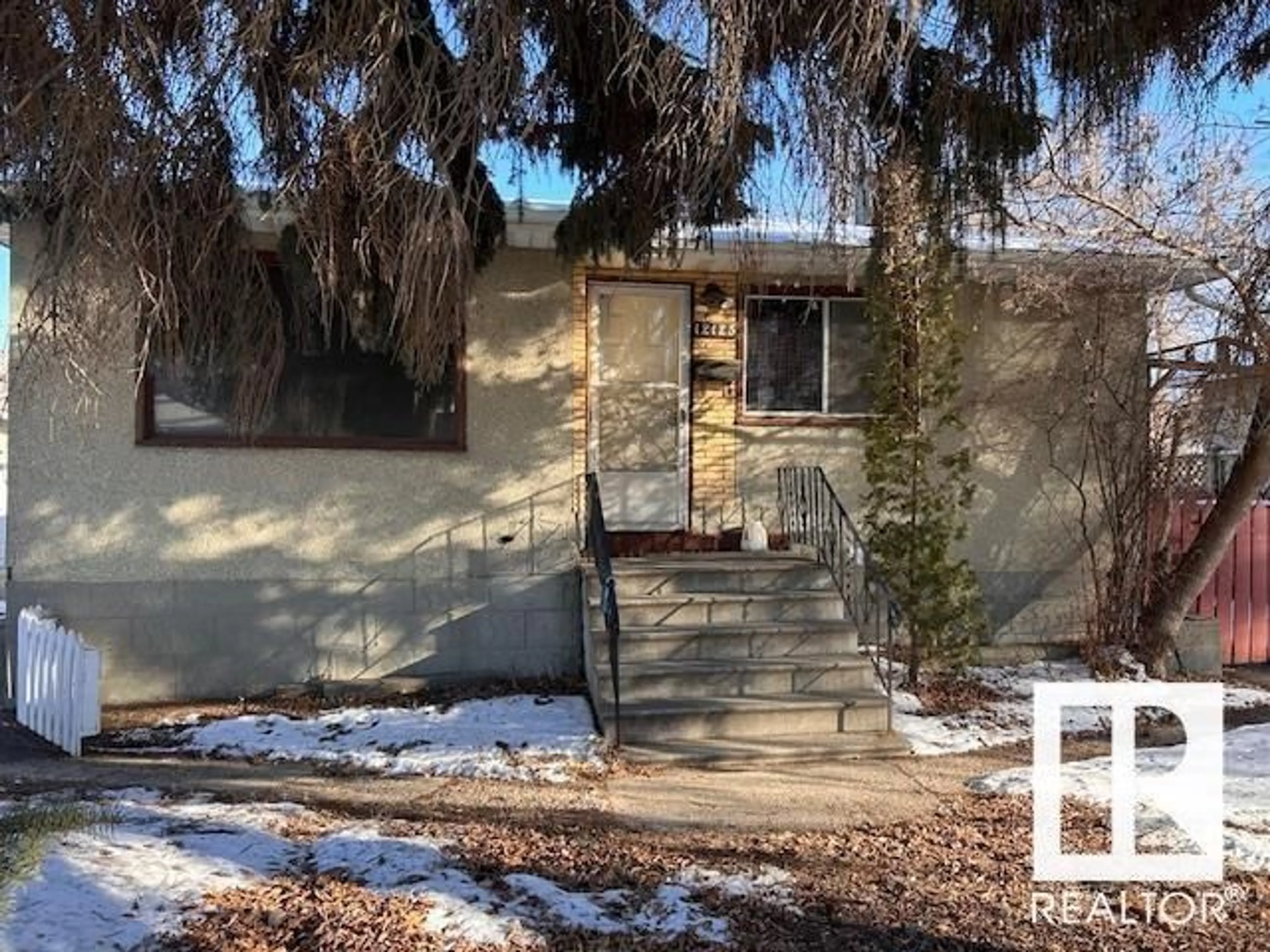 Unknown for 12125 40 ST, Edmonton Alberta T5W2L4