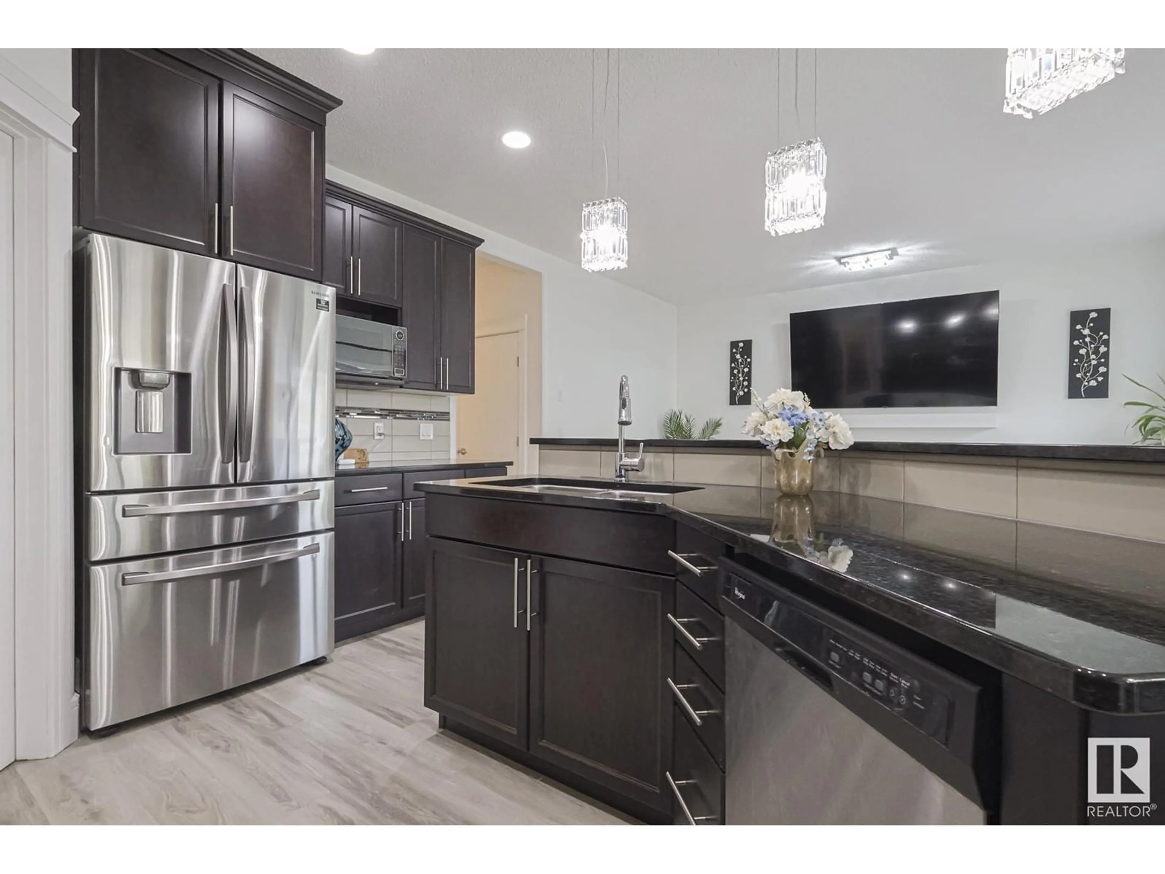 Contemporary kitchen, unknown for 3425 ABBOTT WY, Edmonton Alberta T6W2M3