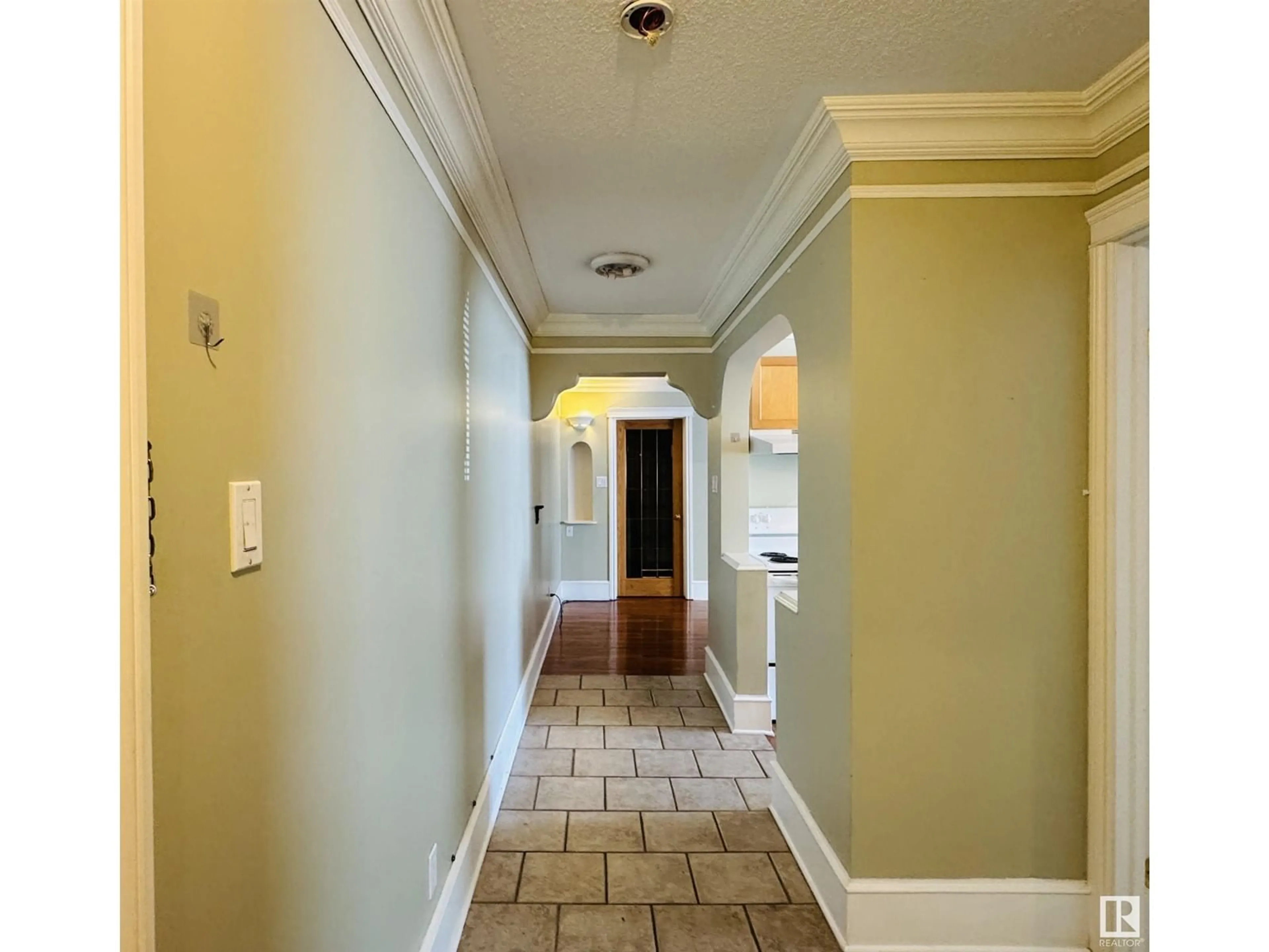 Indoor foyer for #208 - 11217 103 AV, Edmonton Alberta T5K2V9