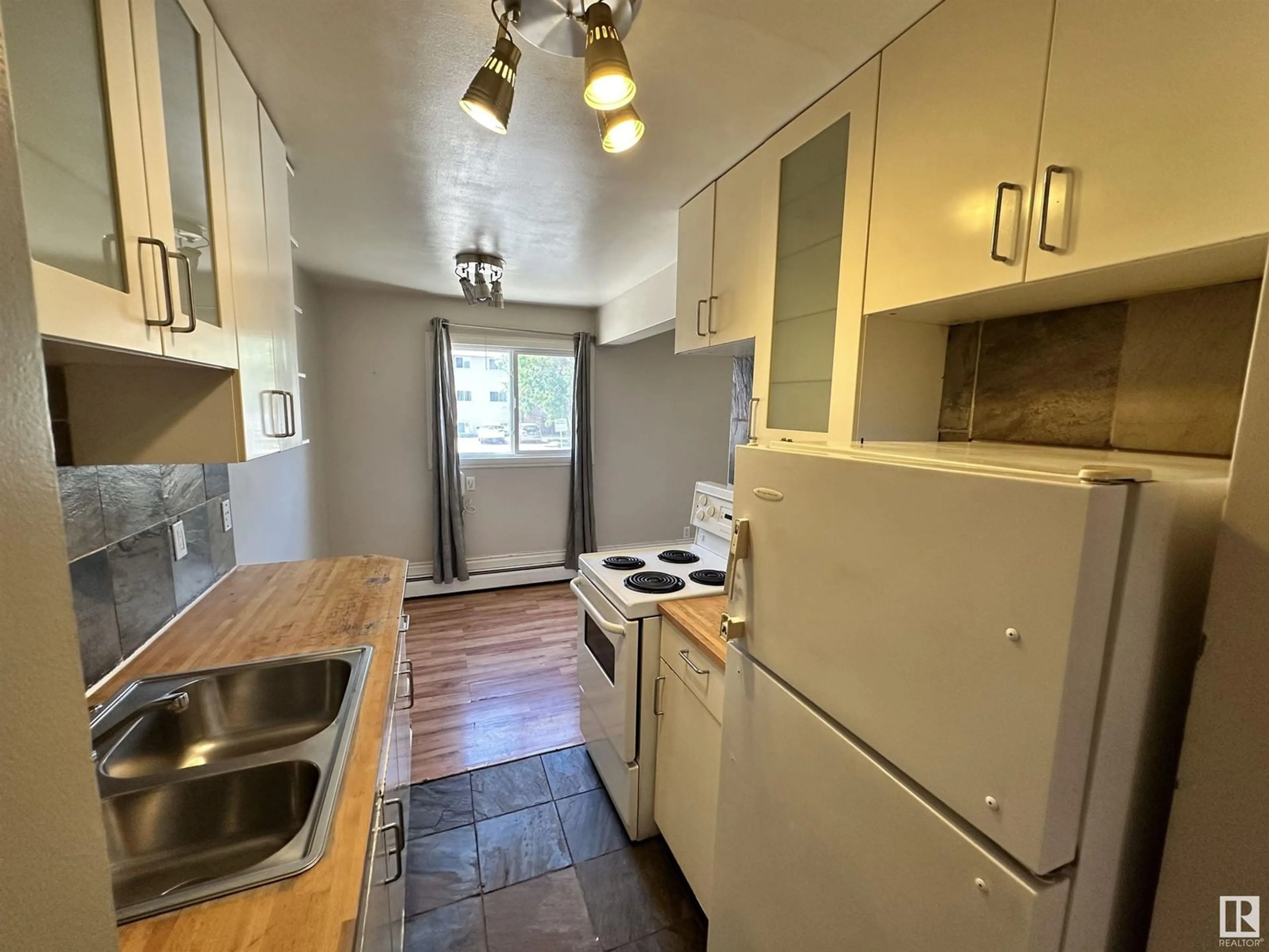 Standard kitchen, unknown for #10 - 10620 122 ST, Edmonton Alberta T5N1M8
