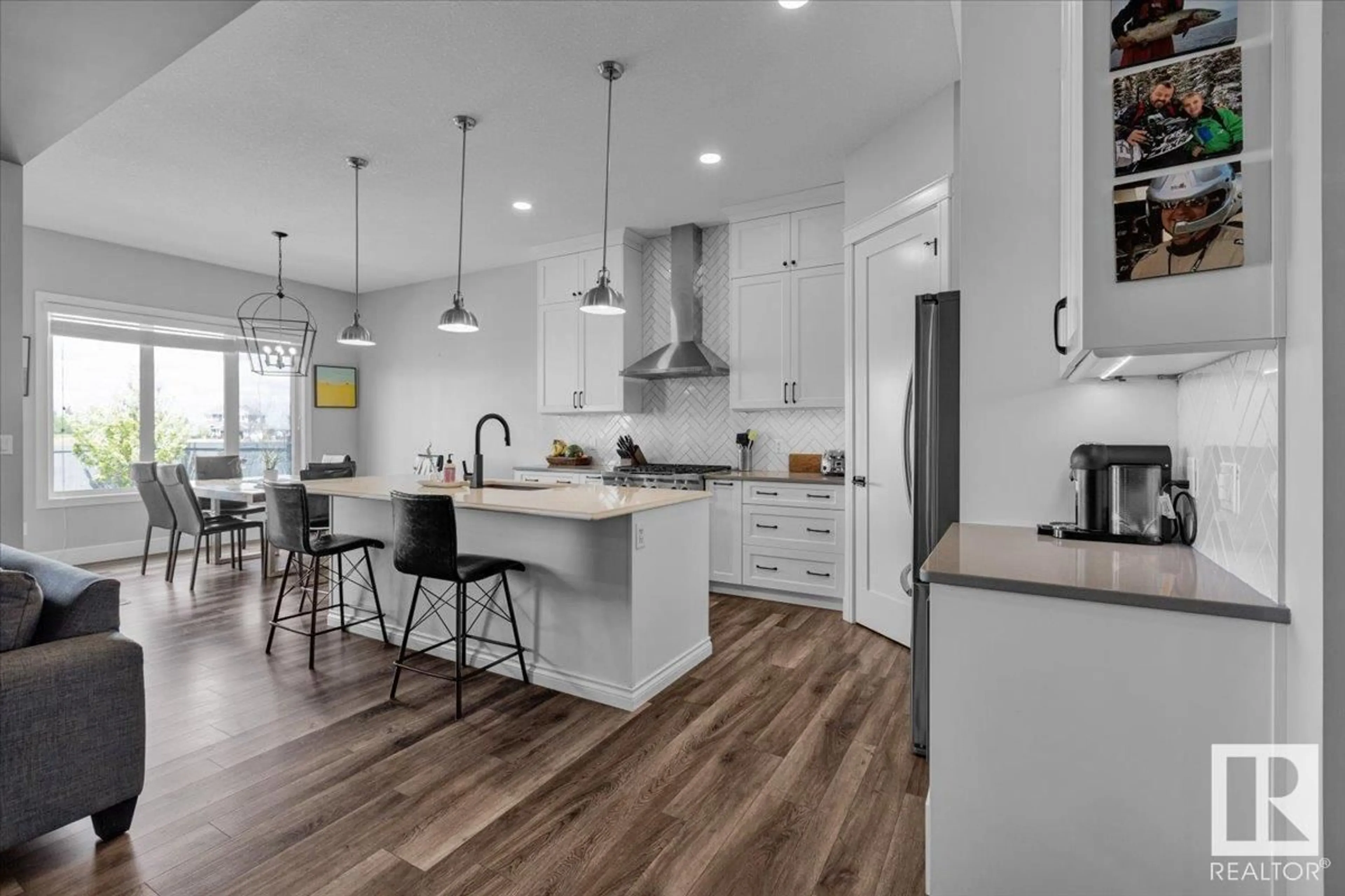 Open concept kitchen, unknown for 1148 GENESIS LAKE BV, Stony Plain Alberta T7X0K5