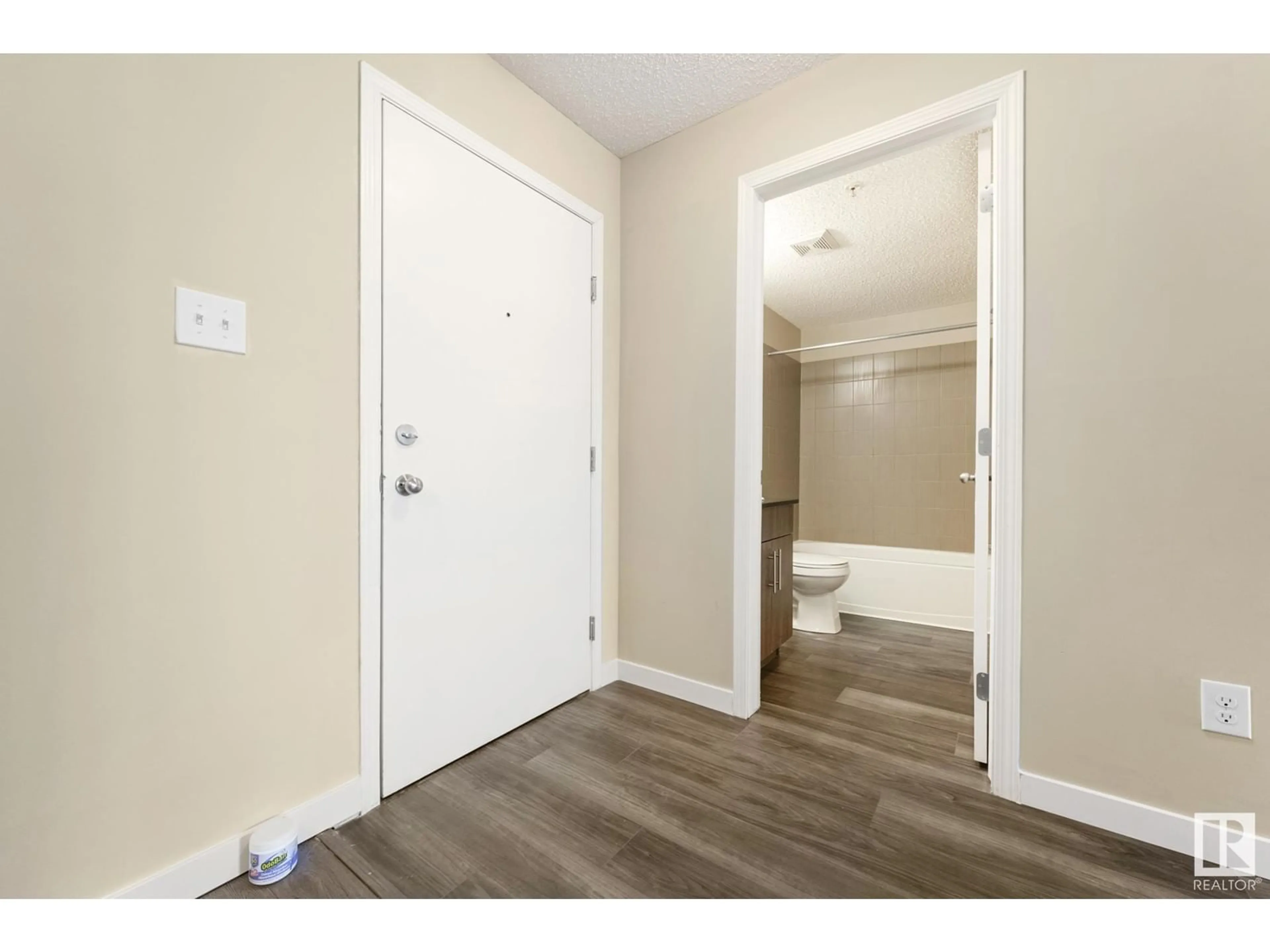 Indoor entryway for SW - 11803 22 AV, Edmonton Alberta T6W2R9