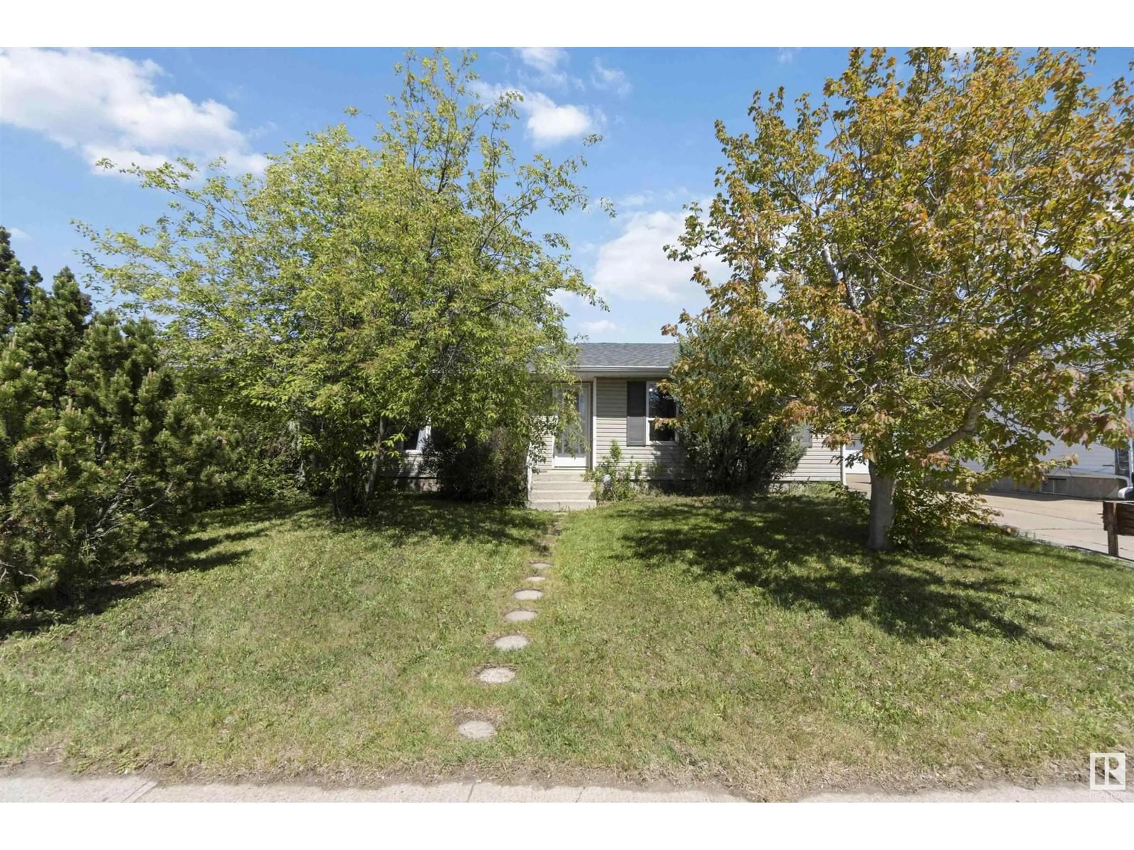 A pic from outside/outdoor area/front of a property/back of a property/a pic from drone, street for 5016 54 AV, Gibbons Alberta T0A1N0