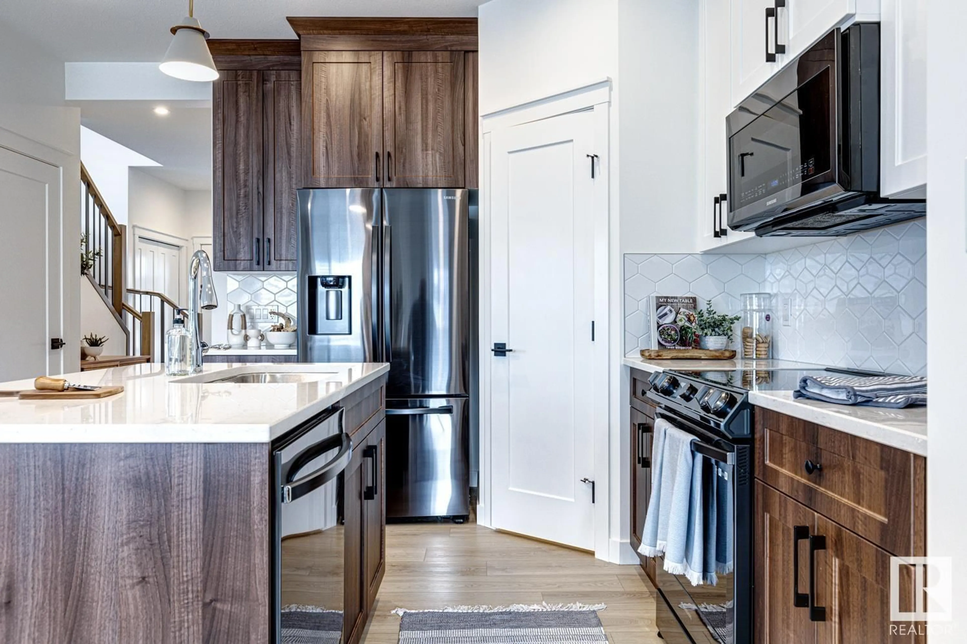 Contemporary kitchen, unknown for NW - 17740 63 ST, Edmonton Alberta T5Y3C5