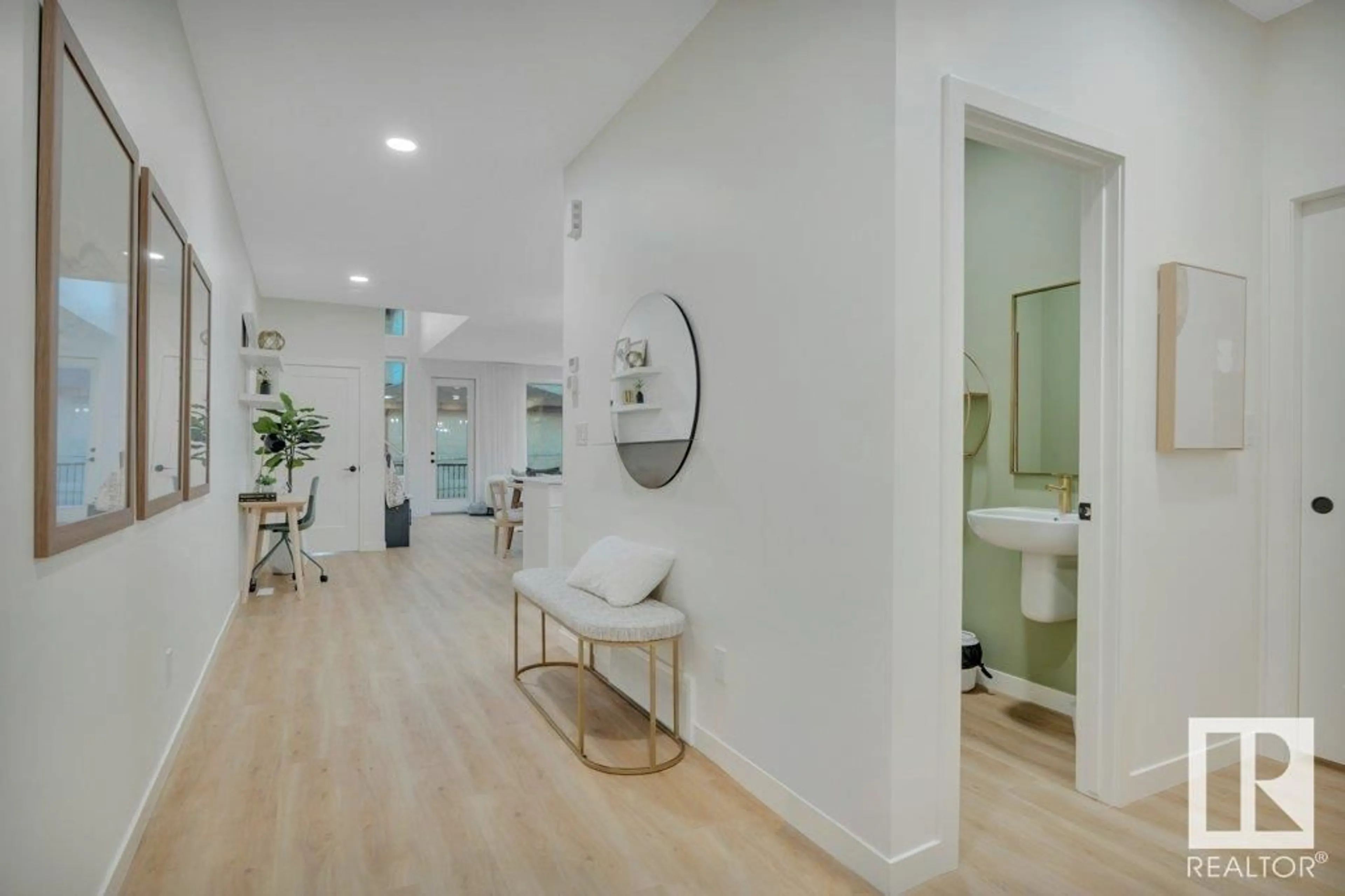 Indoor foyer for NW - 17371 100 ST, Edmonton Alberta T5X4E1