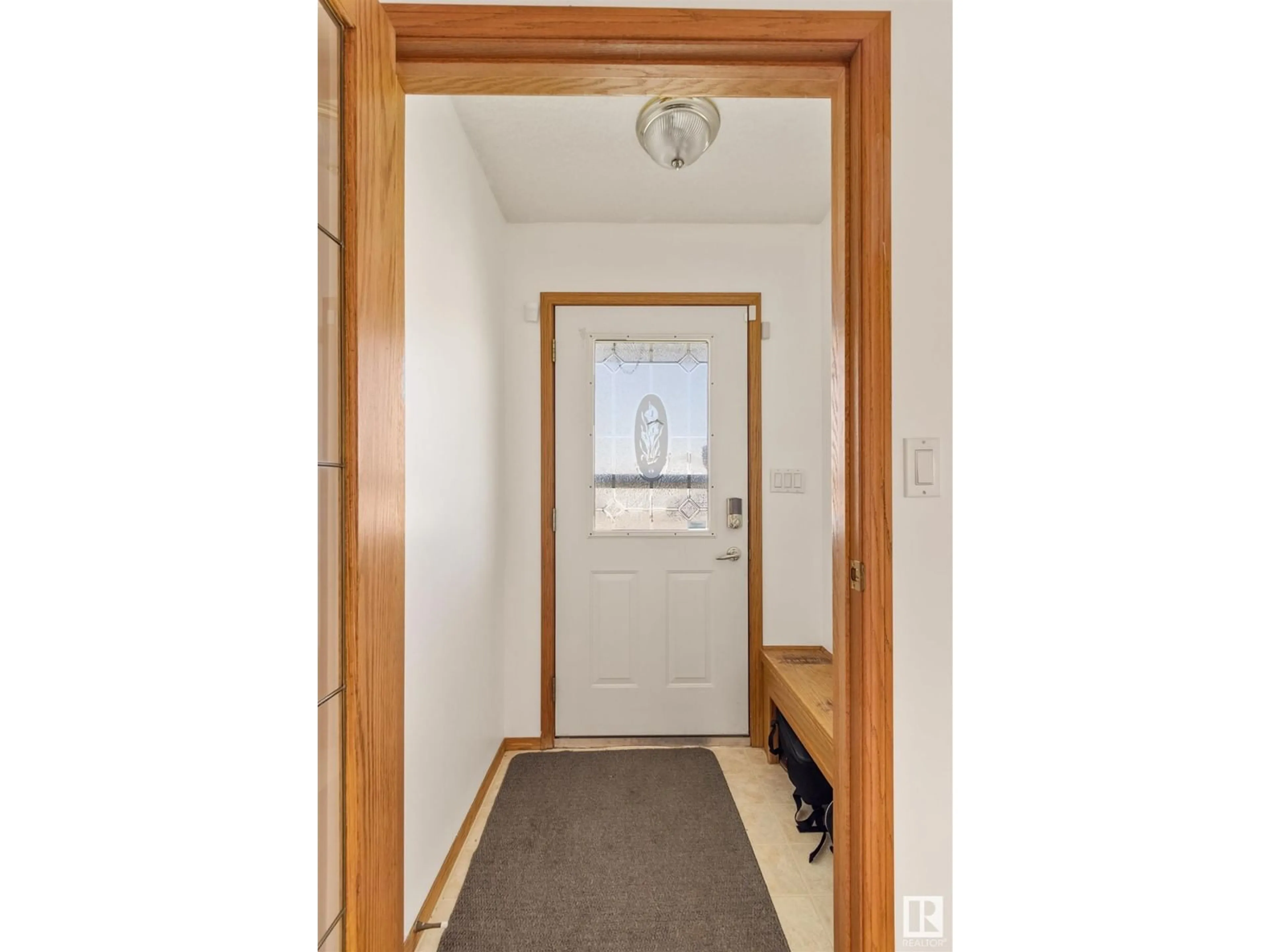 Indoor entryway for 4613 39 AV, Drayton Valley Alberta T7A1T5
