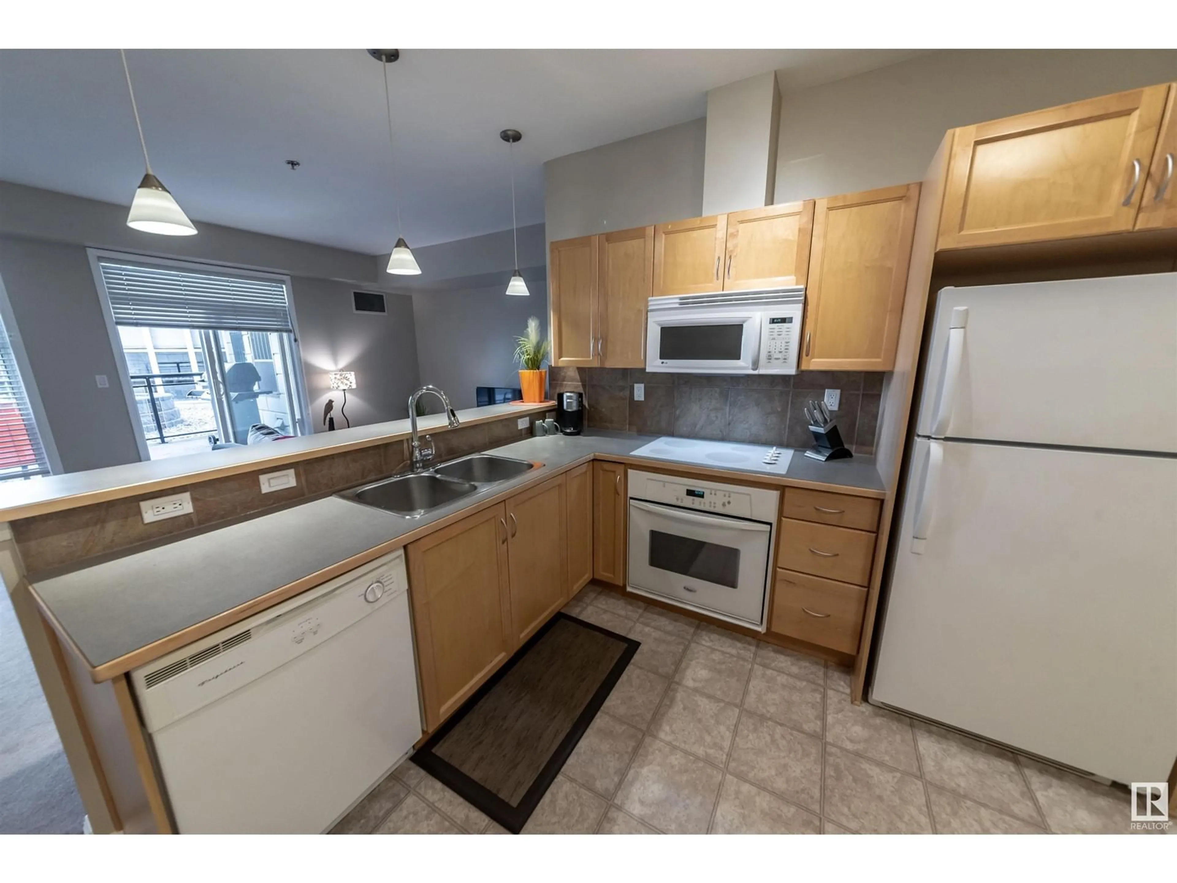 Standard kitchen, unknown for 4827 - 150 104A ST NW, Edmonton Alberta T6H0R5