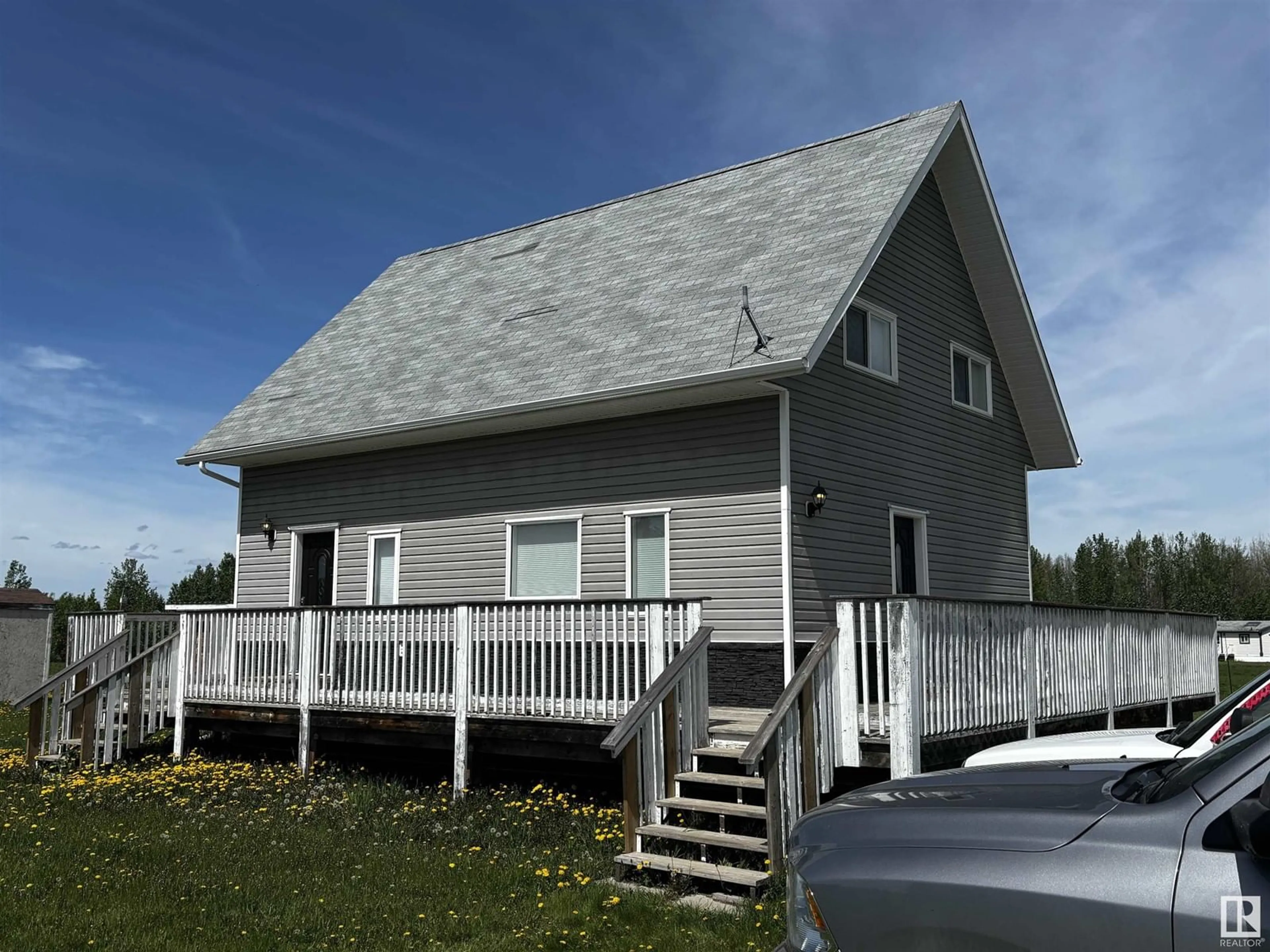 Home with vinyl exterior material, building for 48112 RANGE ROAD 55, Rural Brazeau County Alberta T0C0S0