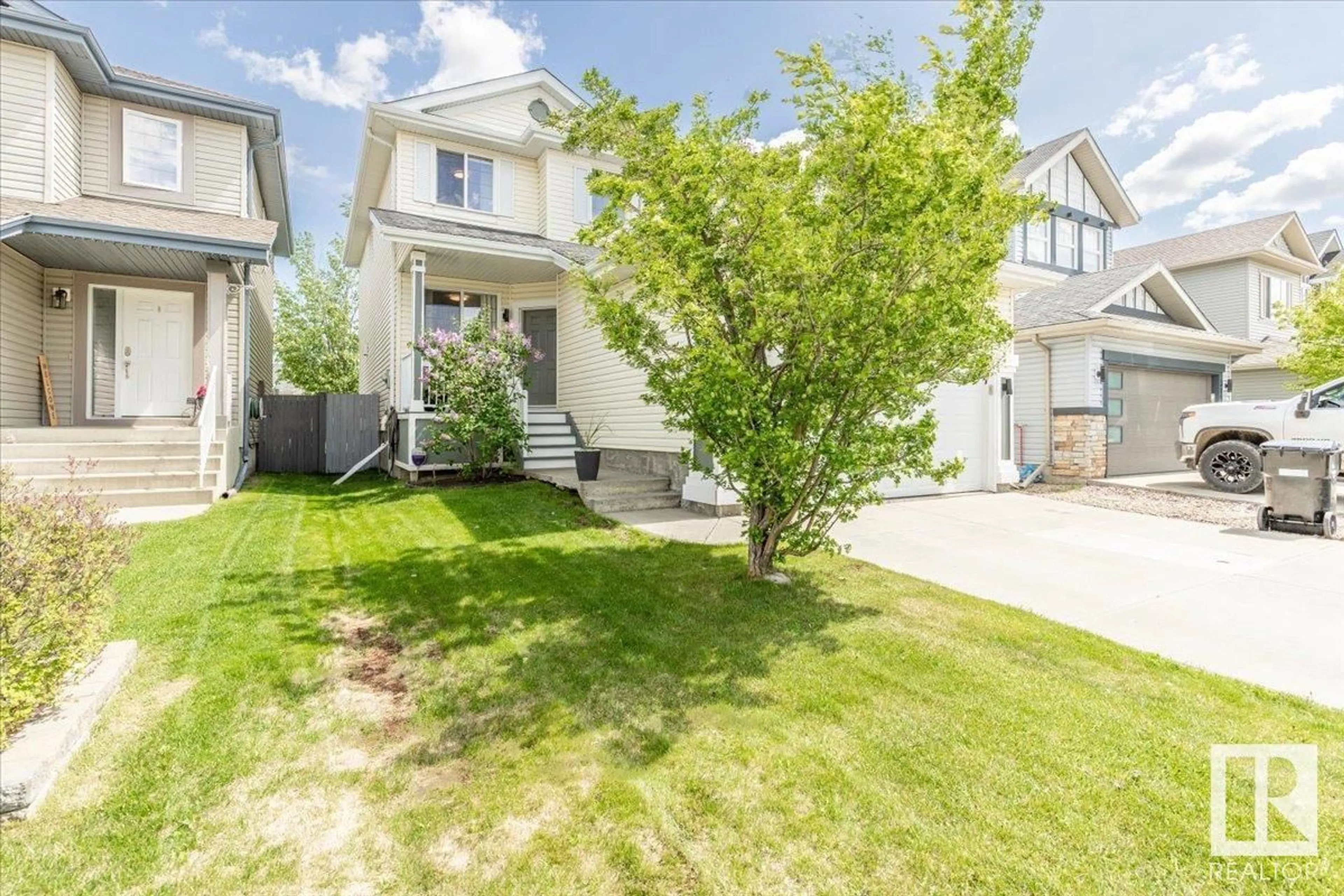 A pic from outside/outdoor area/front of a property/back of a property/a pic from drone, street for 313 SOUTHWICK BV, Leduc Alberta T9E0E8