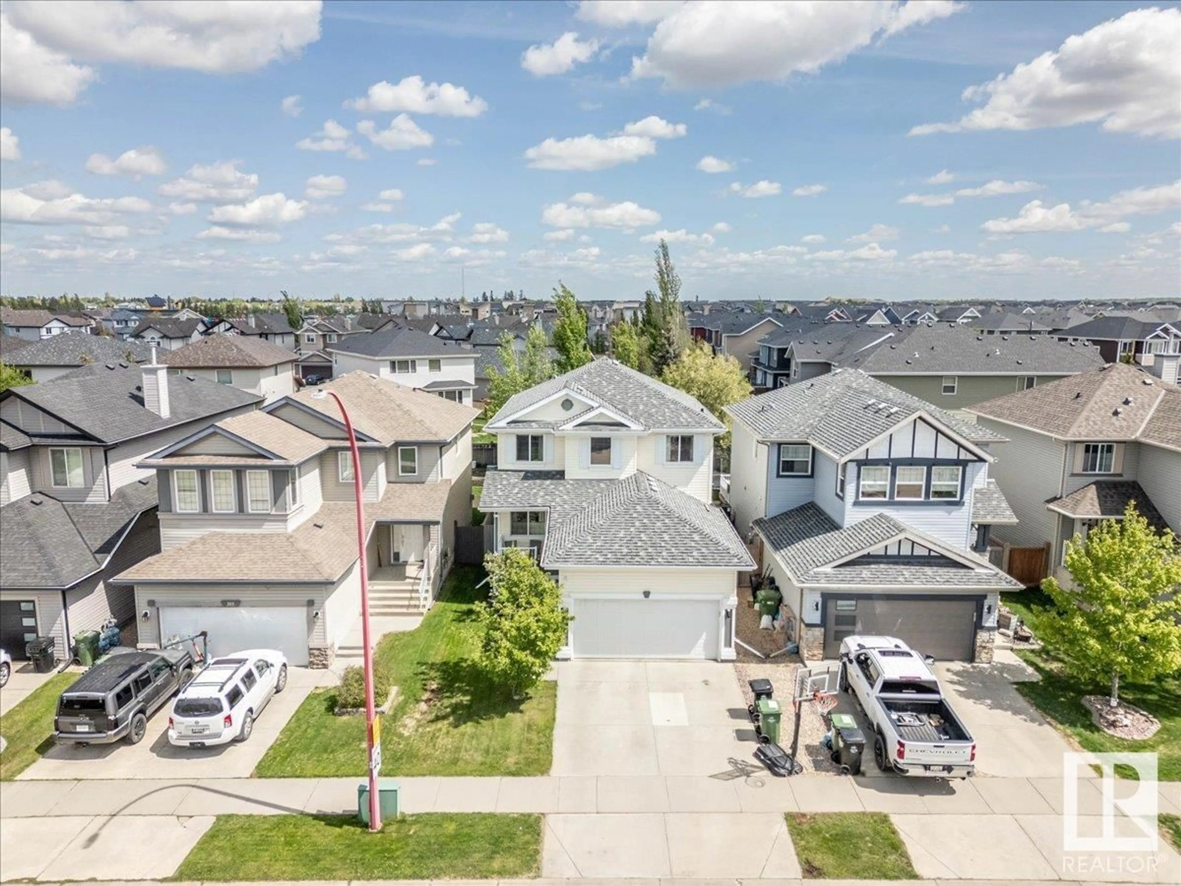 A pic from outside/outdoor area/front of a property/back of a property/a pic from drone, street for 313 SOUTHWICK BV, Leduc Alberta T9E0E8