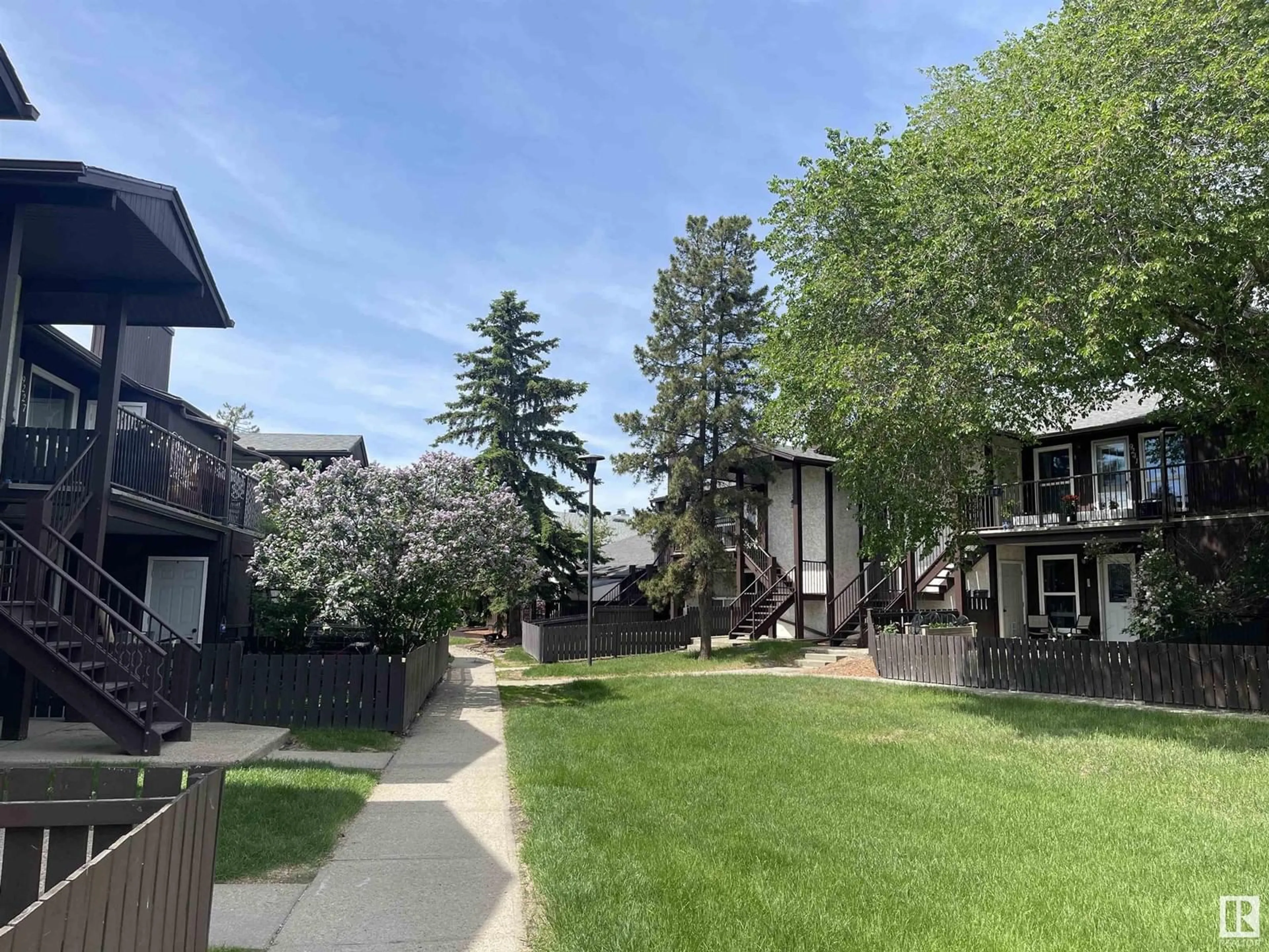 A pic from outside/outdoor area/front of a property/back of a property/a pic from drone, mountain view for NW - 9235 172 ST, Edmonton Alberta T5T3C3