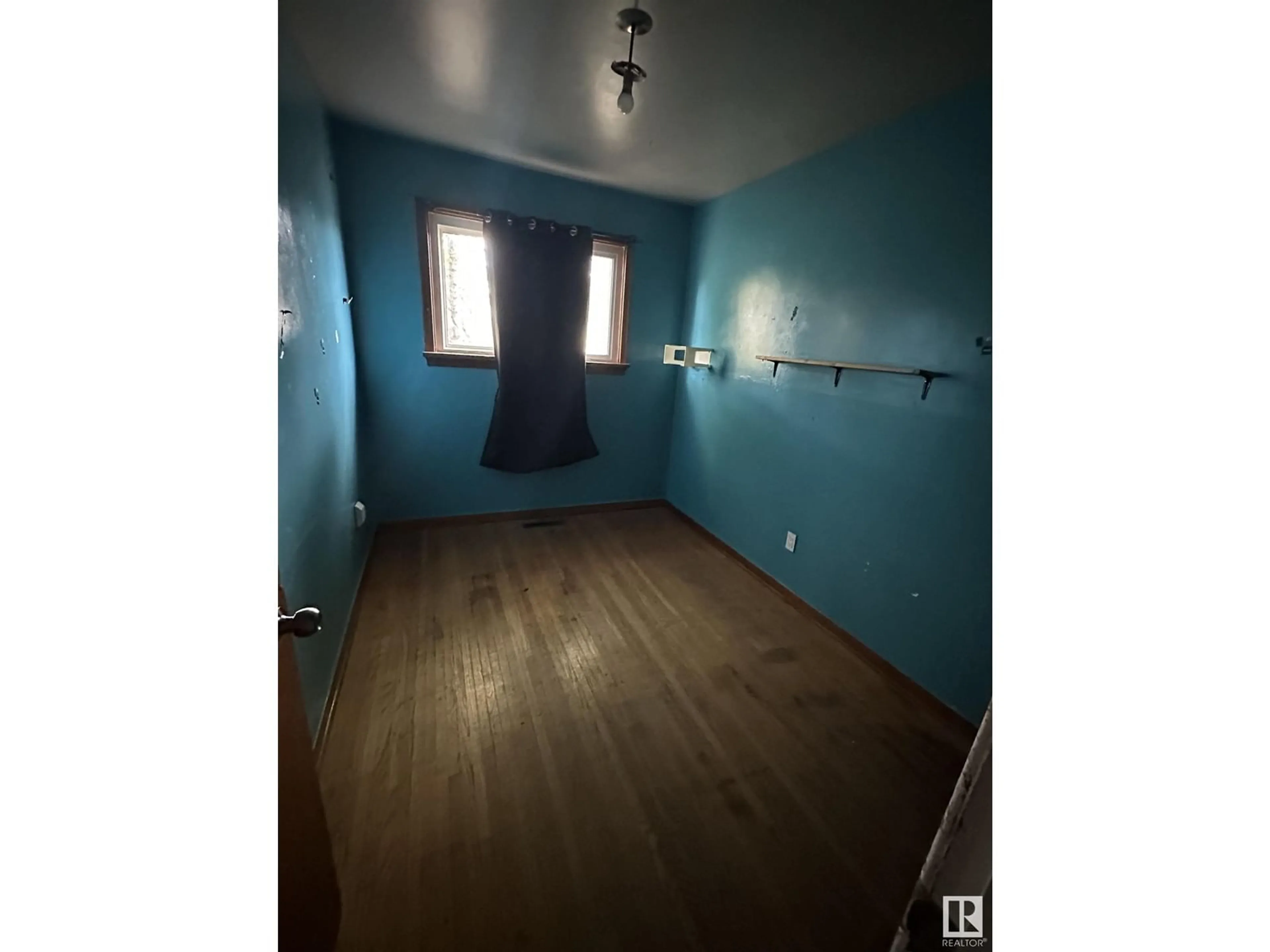 A pic of a room for NW - 12916 123A ST, Edmonton Alberta T5L0K9