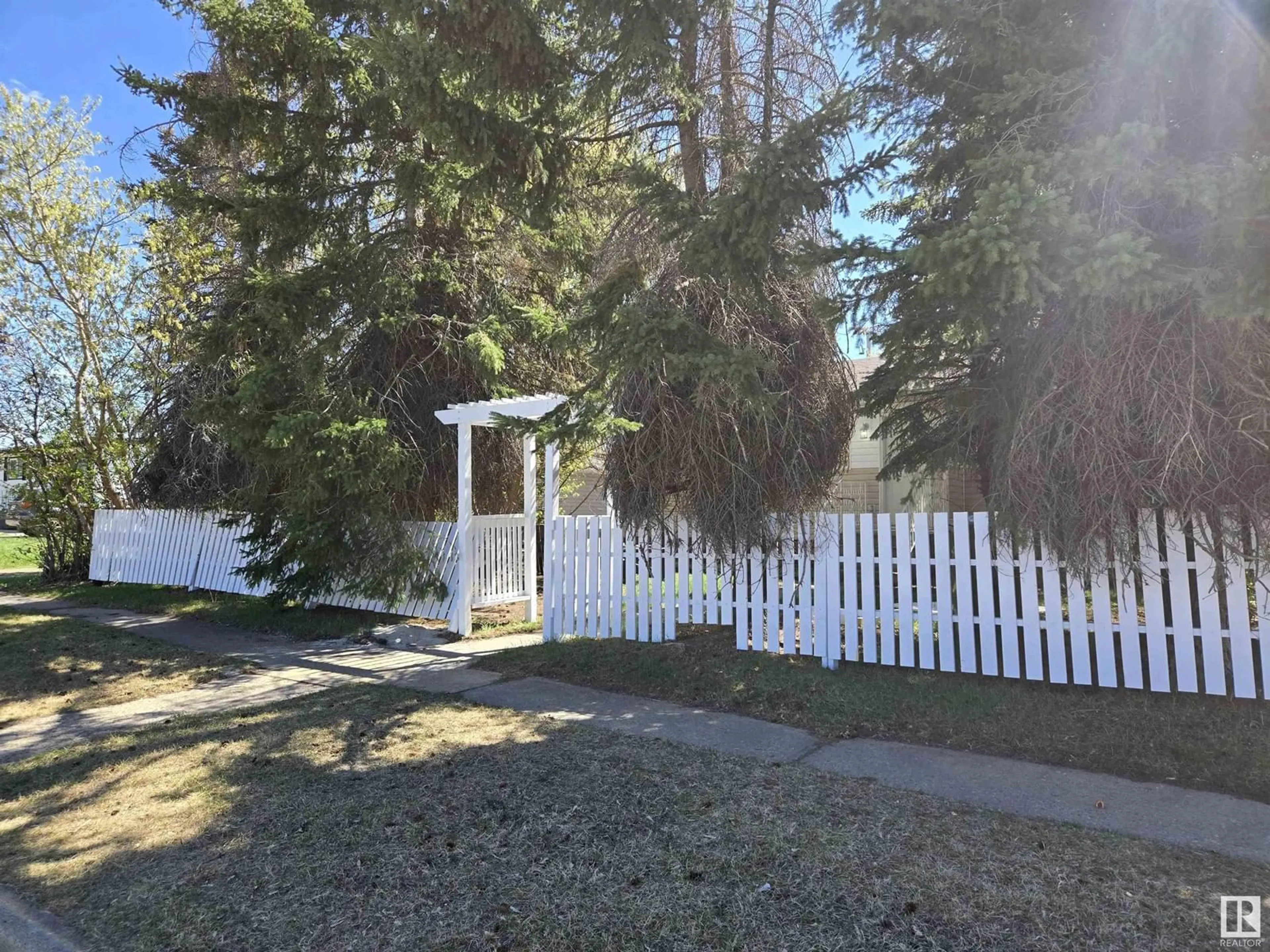 A pic from outside/outdoor area/front of a property/back of a property/a pic from drone, street for 4513 53 AV, Wetaskiwin Alberta T9A0Y3