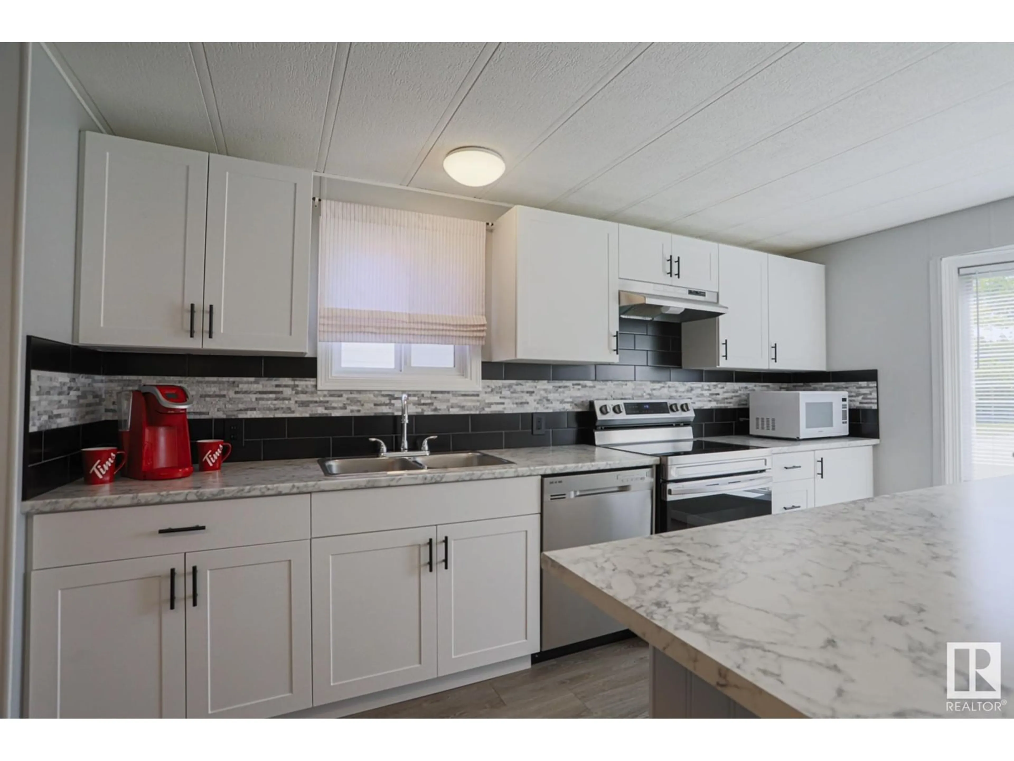 Standard kitchen, unknown for 30 MAPLE TC, Edmonton Alberta T6P1H6