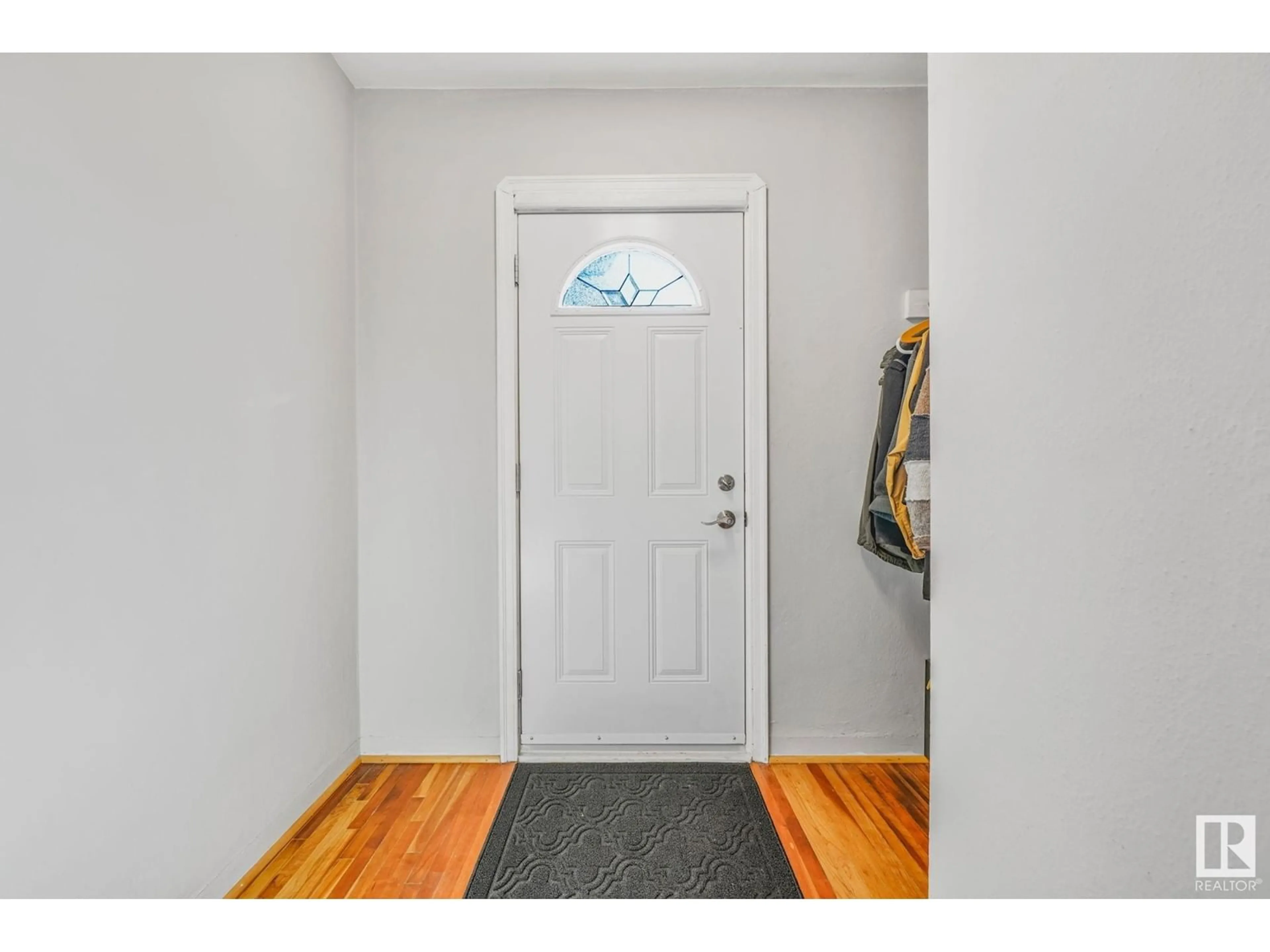 Indoor entryway for NW - 11522 101 ST, Edmonton Alberta T5G0E9