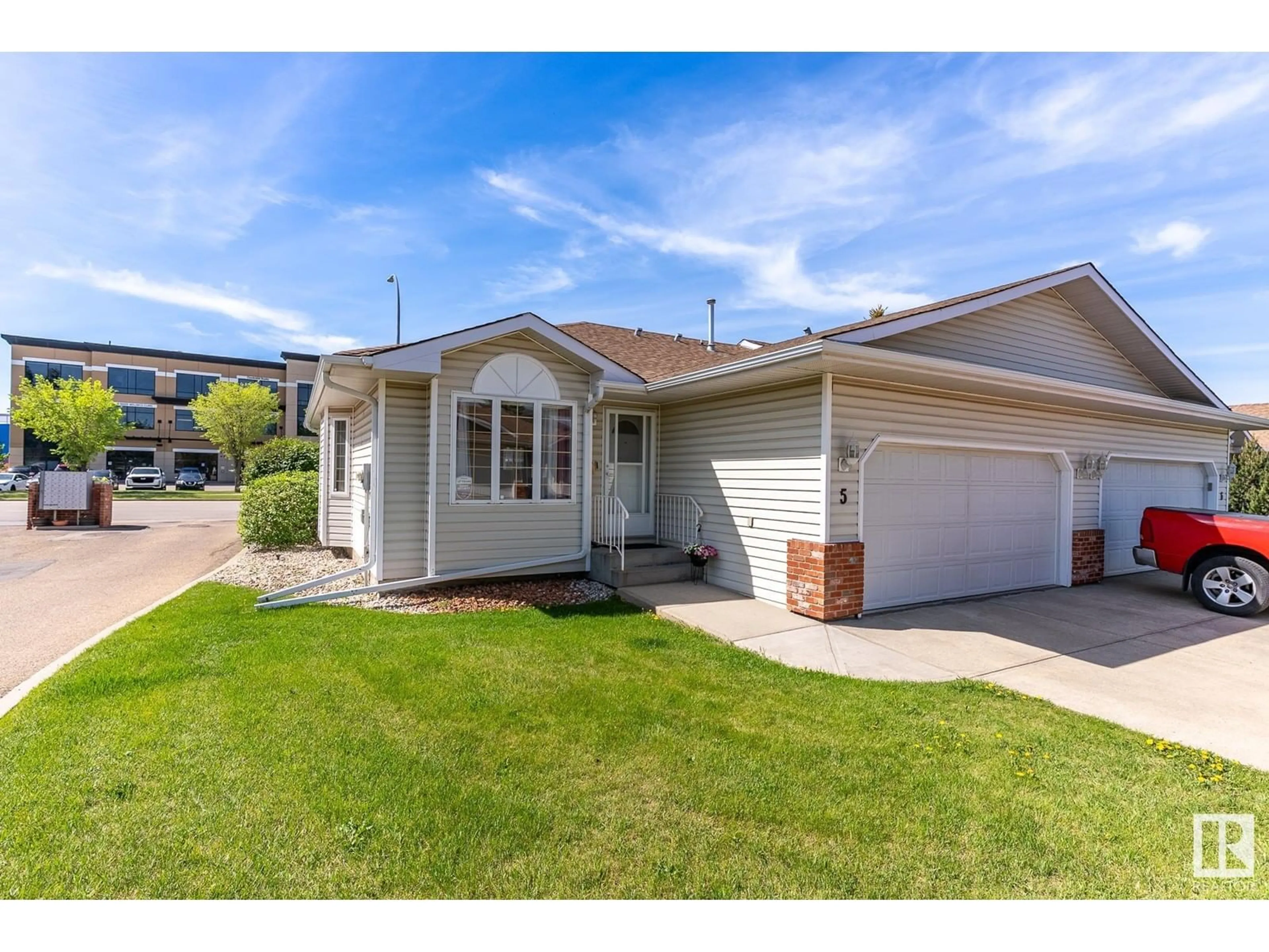 Home with vinyl exterior material, street for 7 - 5 CRANFORD WY, Sherwood Park Alberta T8A5W5