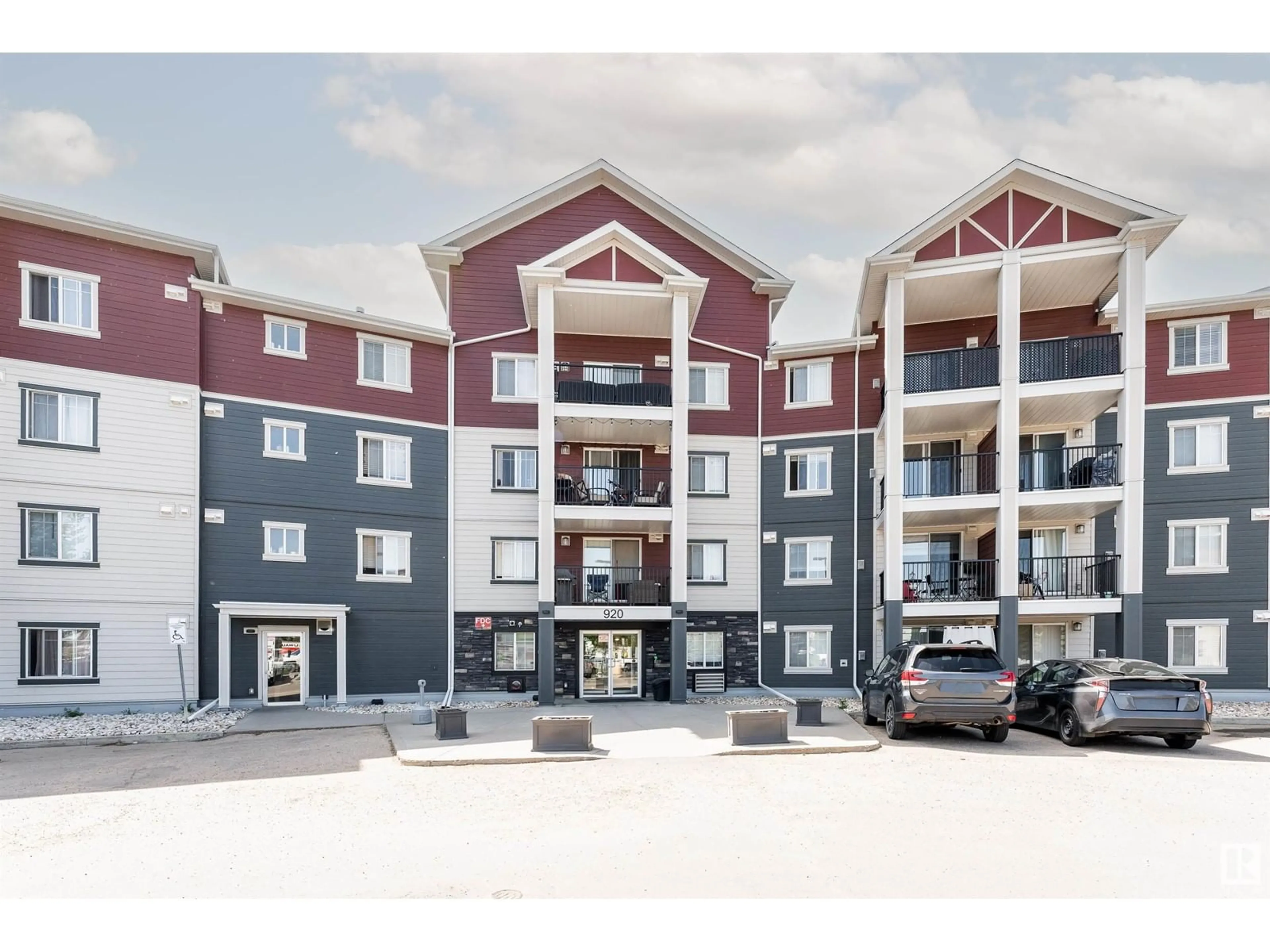A pic from outside/outdoor area/front of a property/back of a property/a pic from drone, unknown for 920 - 116 156 ST, Edmonton Alberta T6R0N6