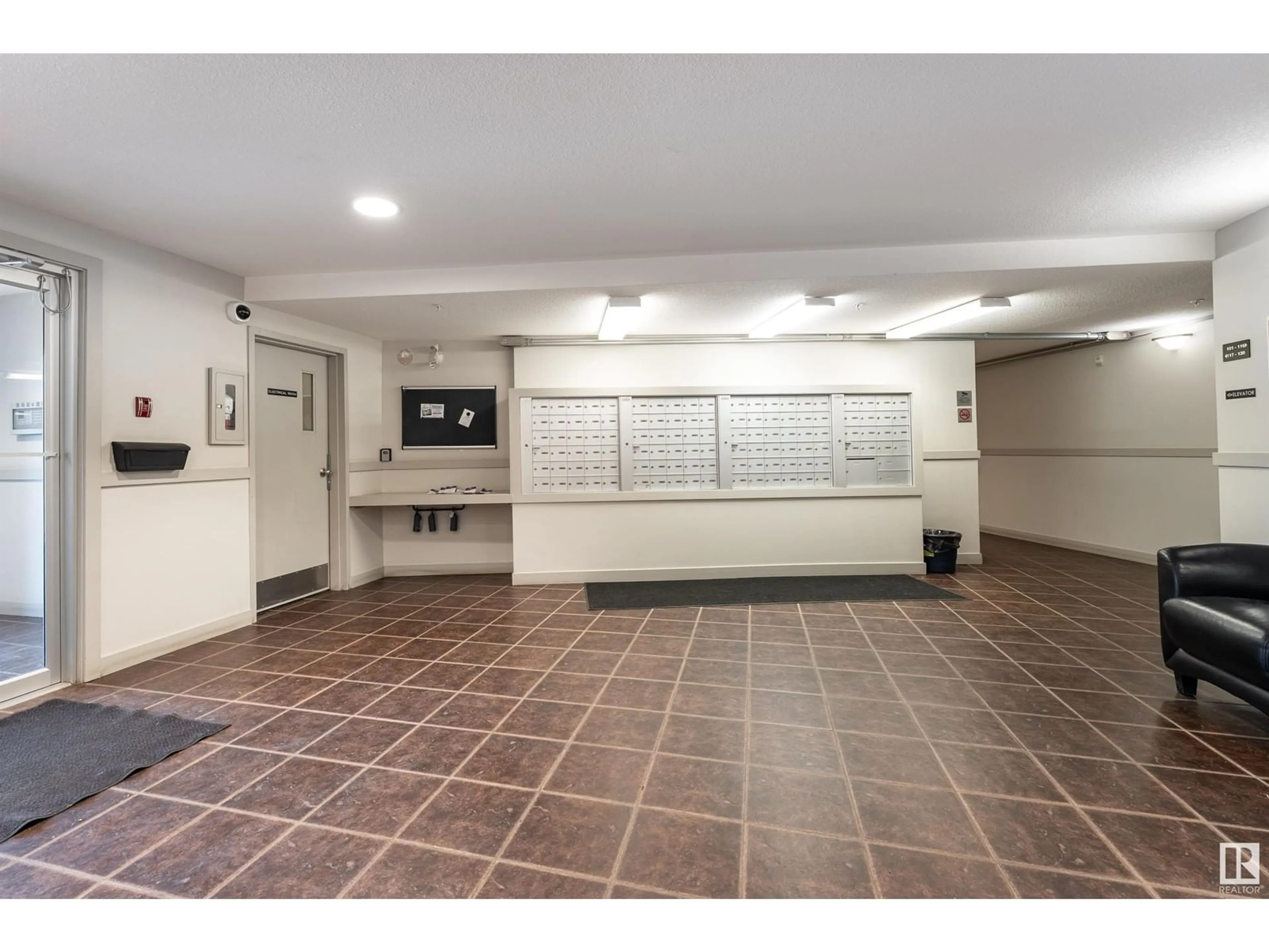 Indoor foyer for 920 - 116 156 ST, Edmonton Alberta T6R0N6