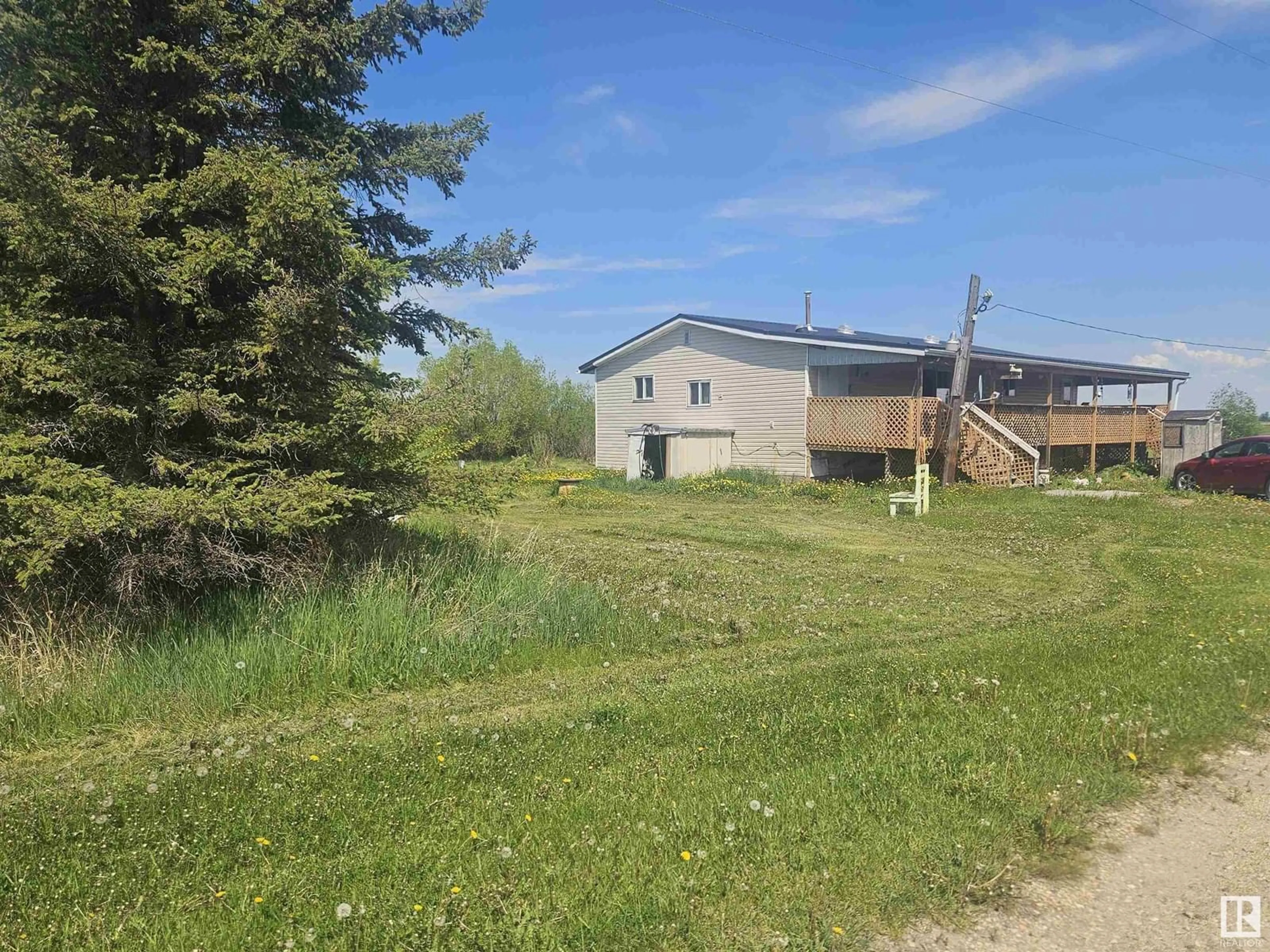 A pic from outside/outdoor area/front of a property/back of a property/a pic from drone, unknown for 56521 RGE ROAD 34, Rural Lac Ste. Anne County Alberta T0E1A0