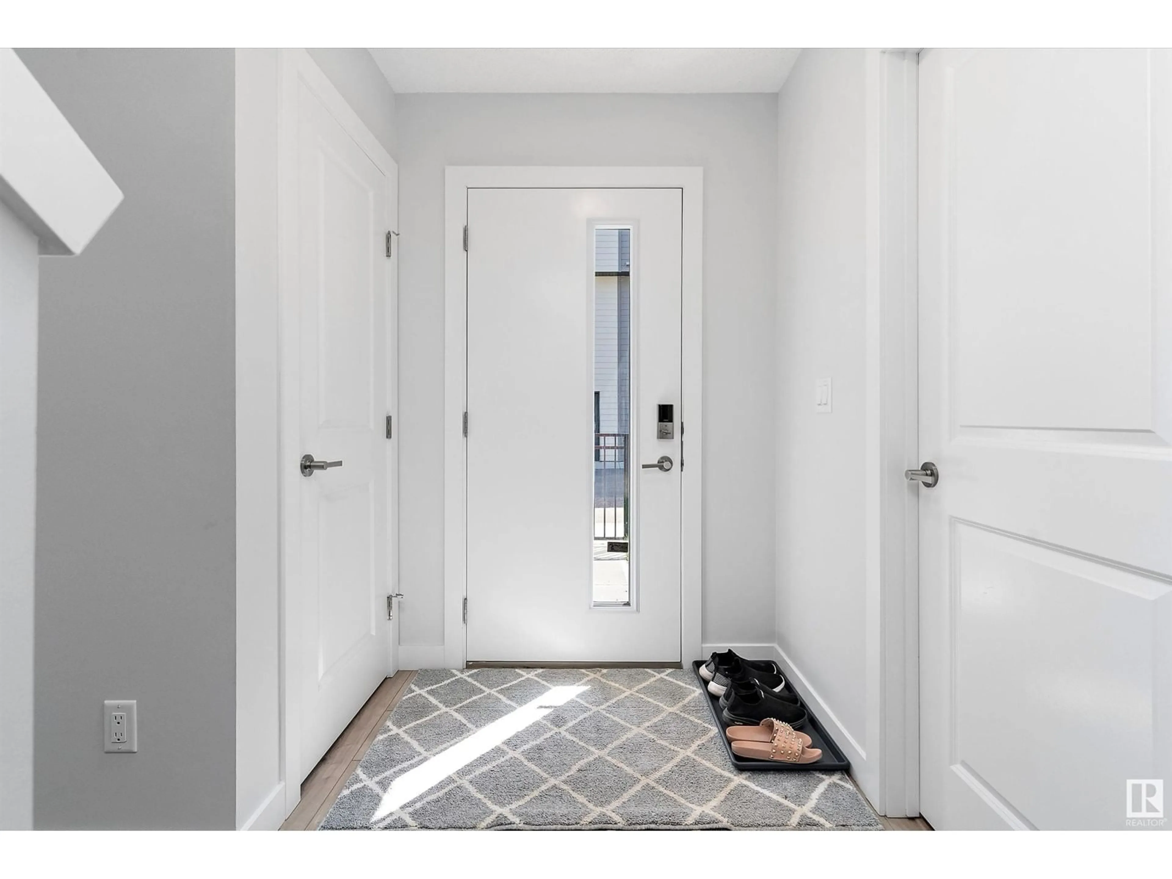Indoor entryway for 804 - 161 WELSH DR, Edmonton Alberta T6X1Y8